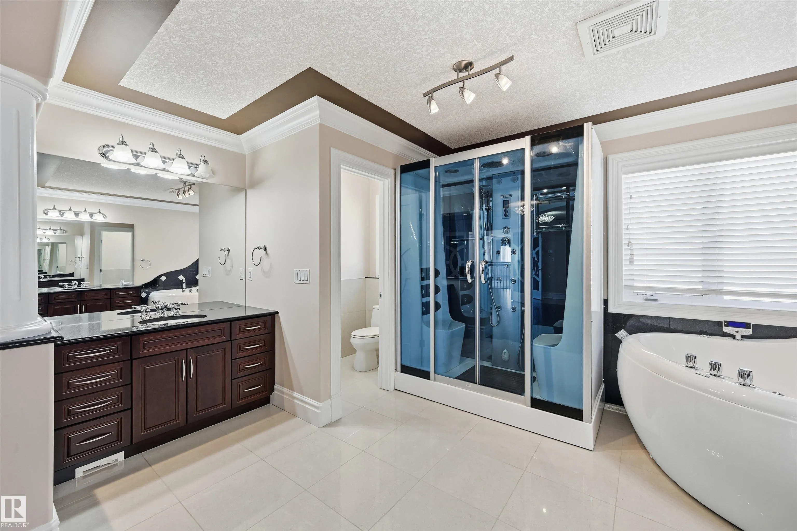 872 HOLLANDS Landing
