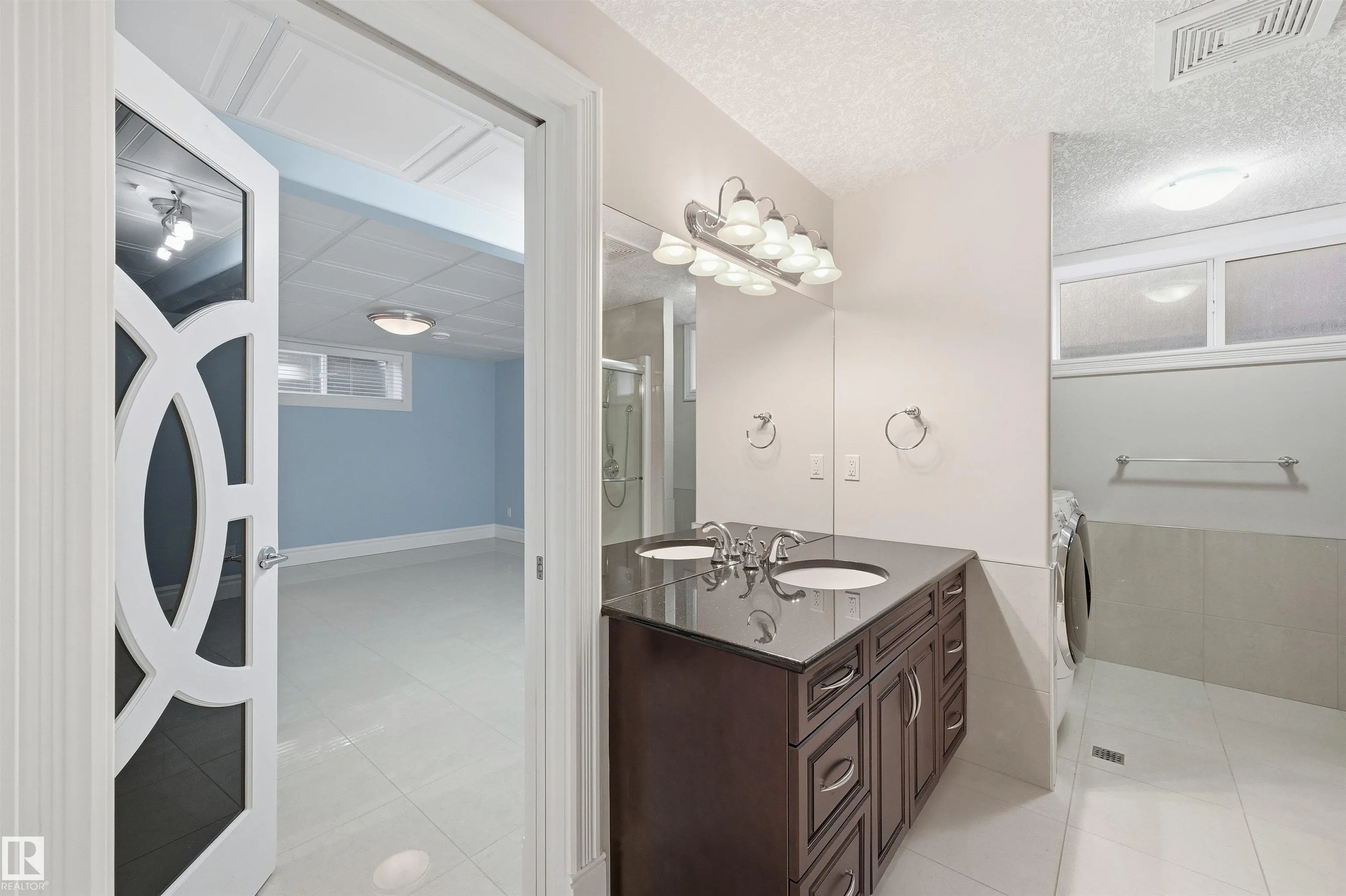 872 HOLLANDS Landing