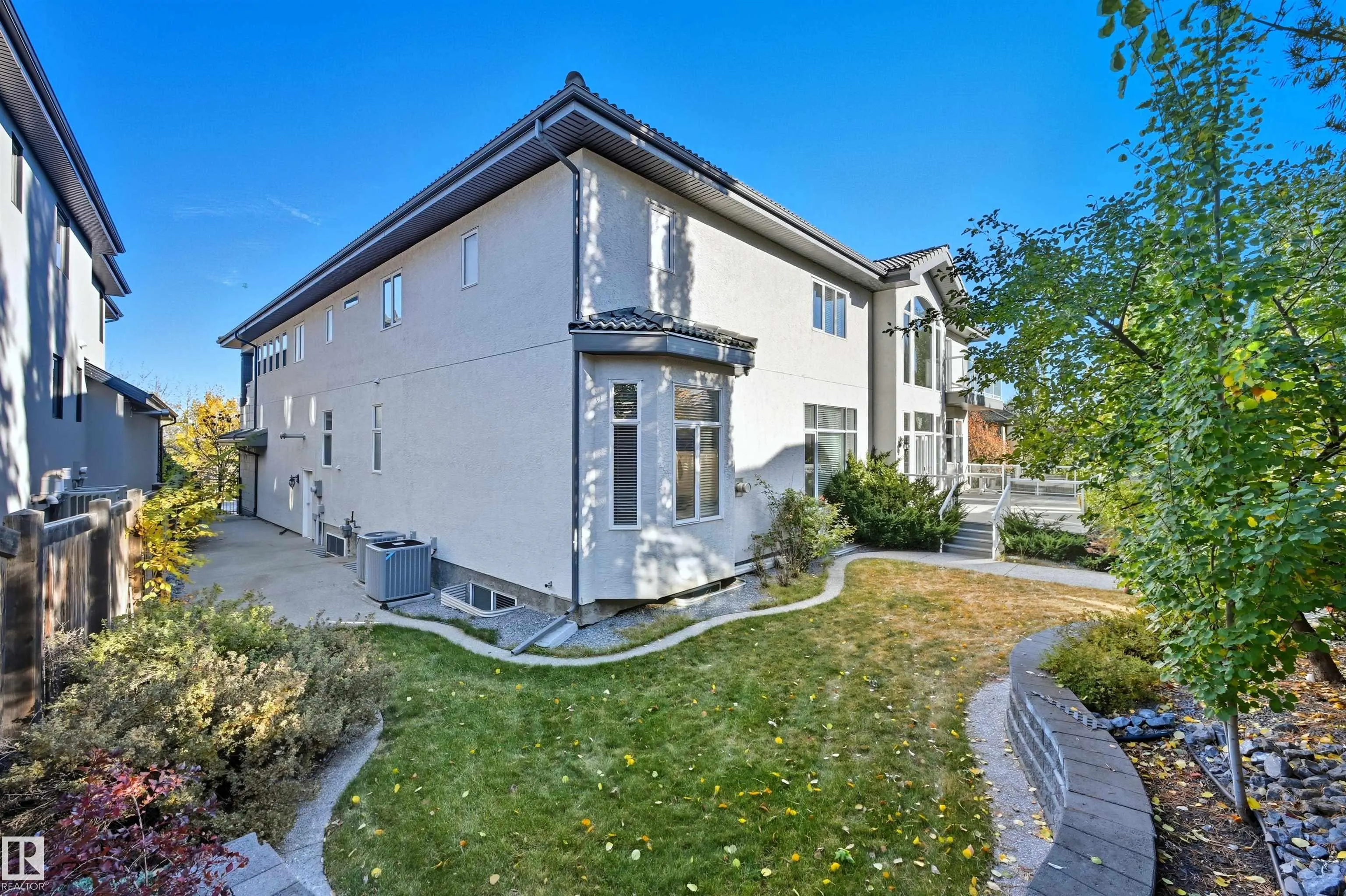 872 HOLLANDS Landing