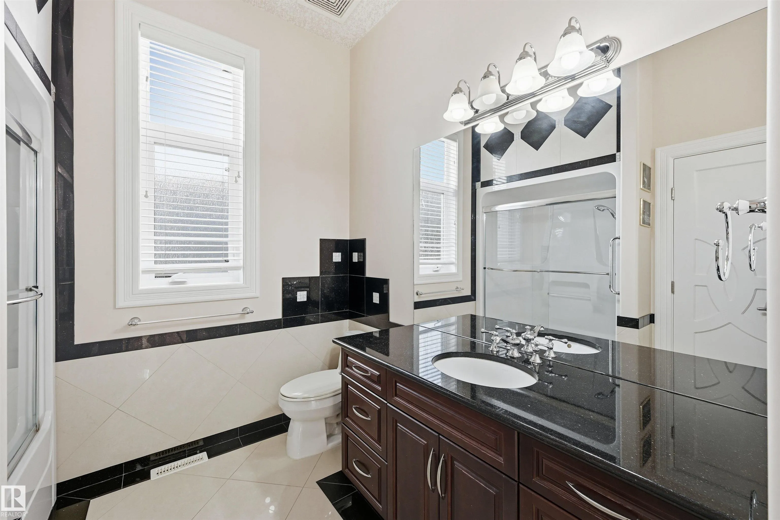 872 HOLLANDS Landing