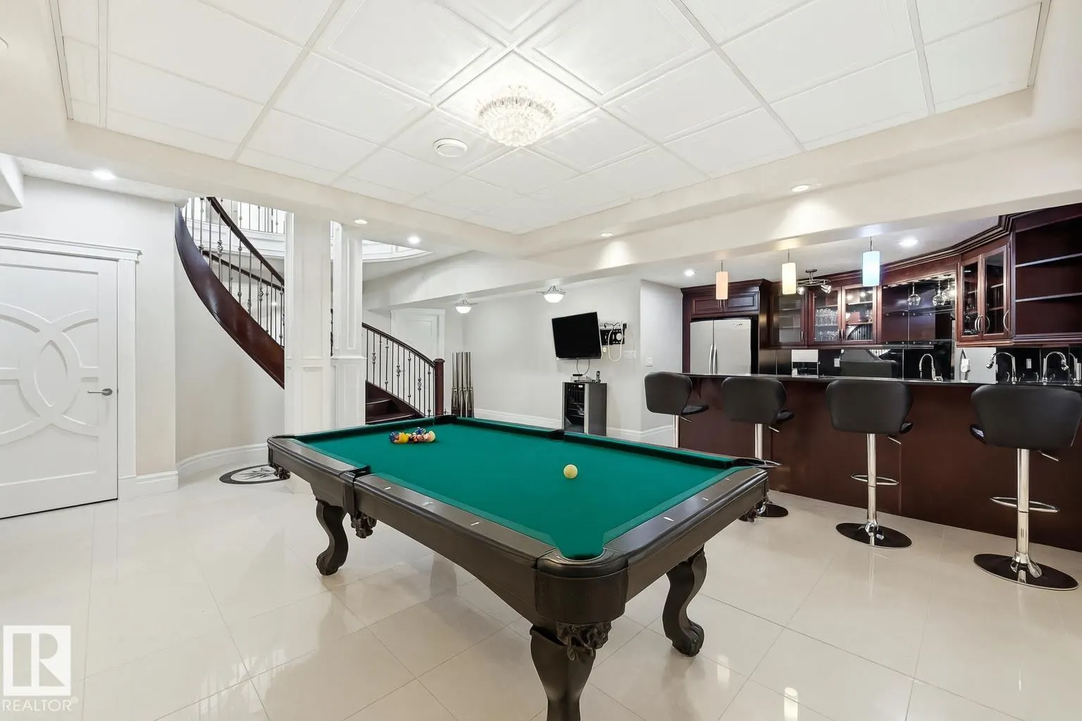 872 HOLLANDS Landing