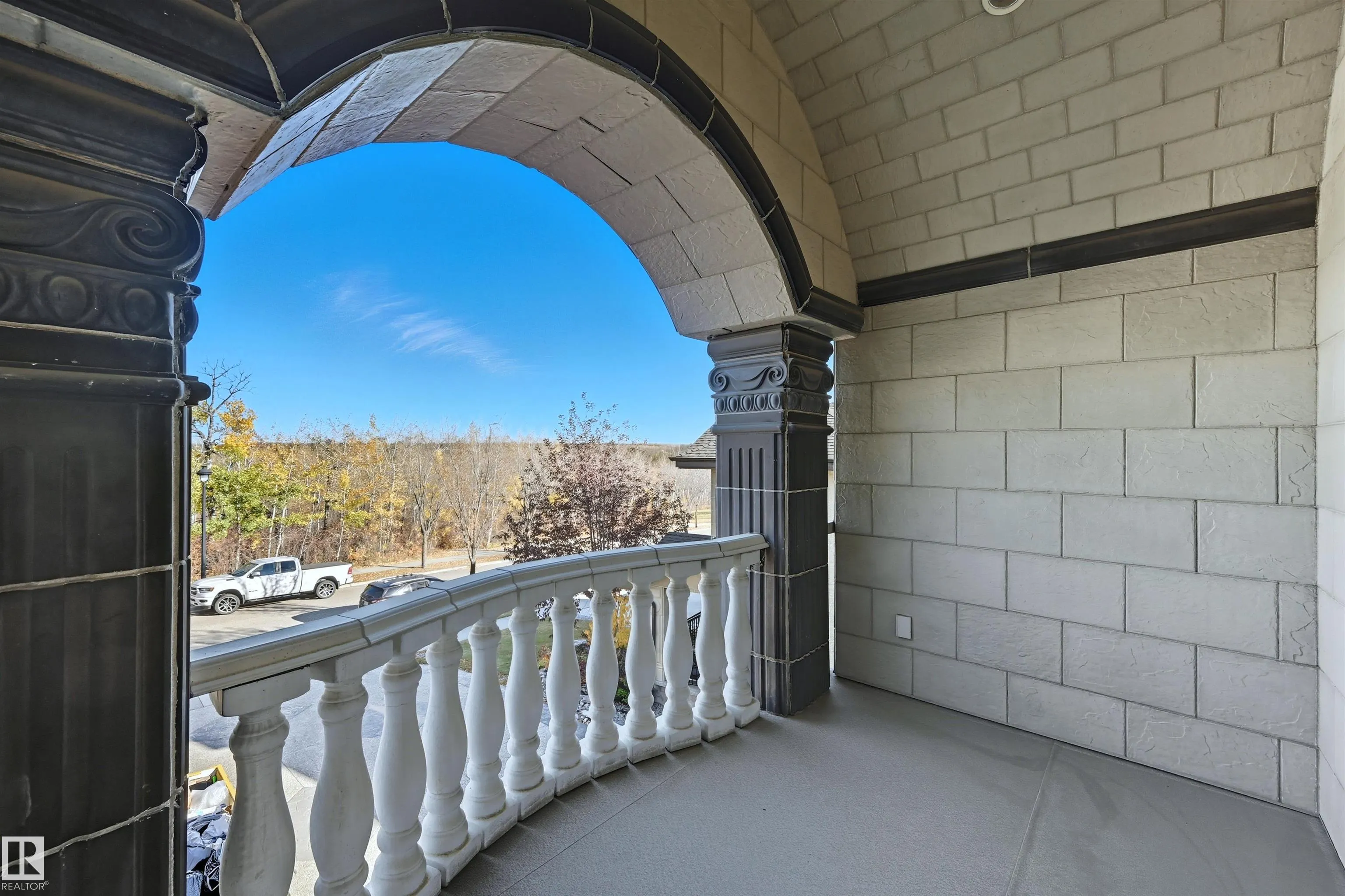 872 HOLLANDS Landing