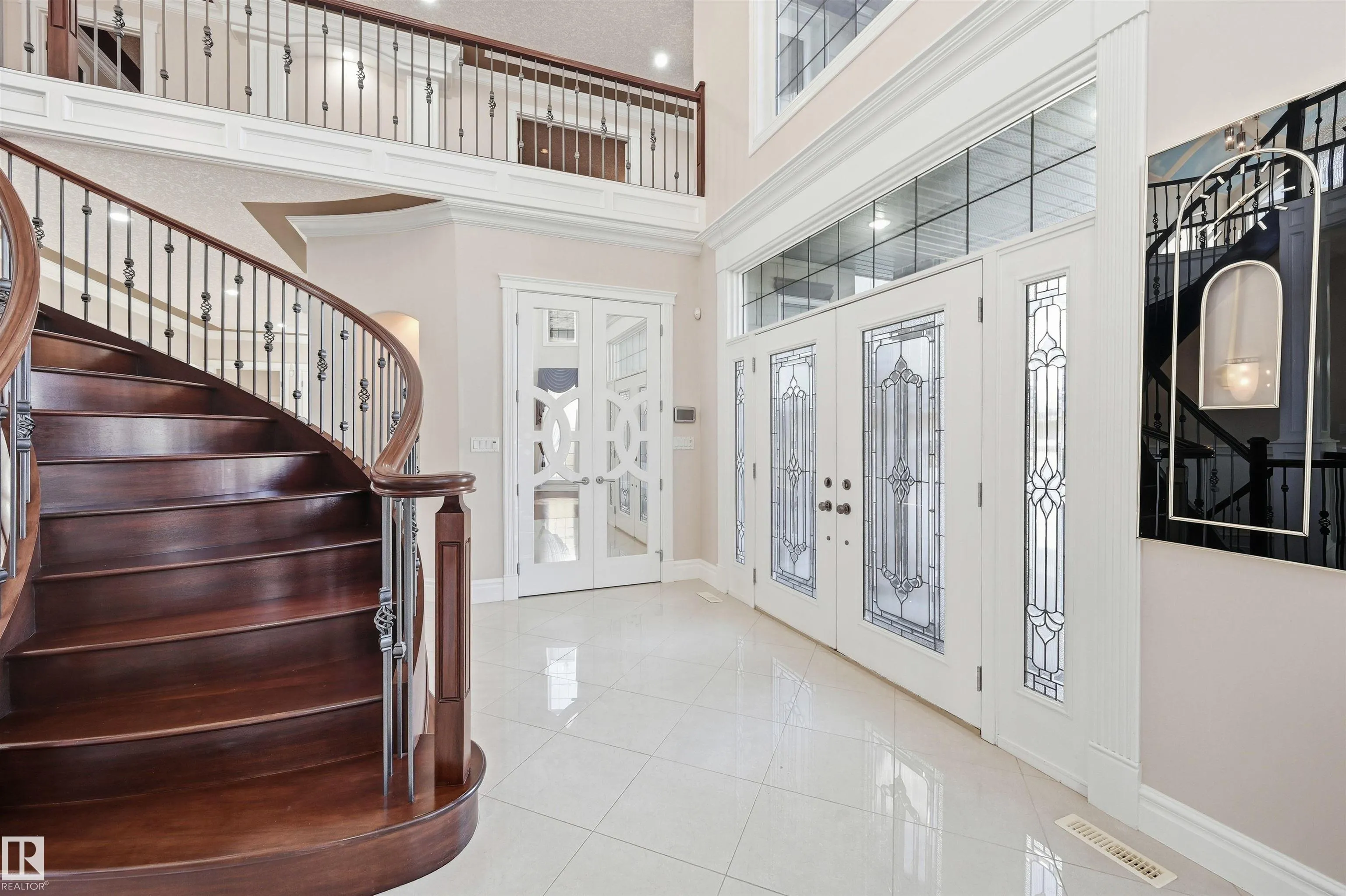 872 HOLLANDS Landing