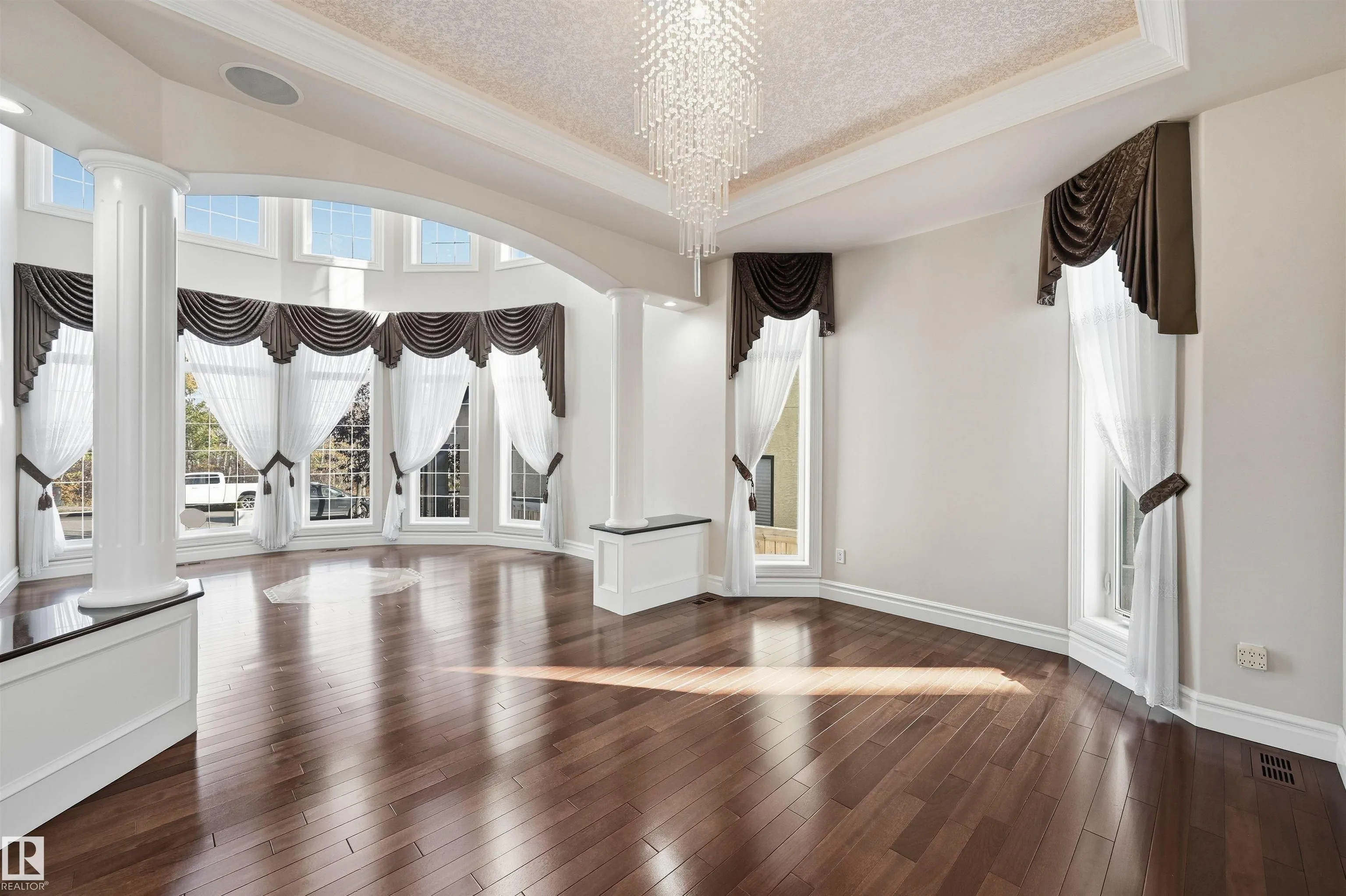 872 HOLLANDS Landing