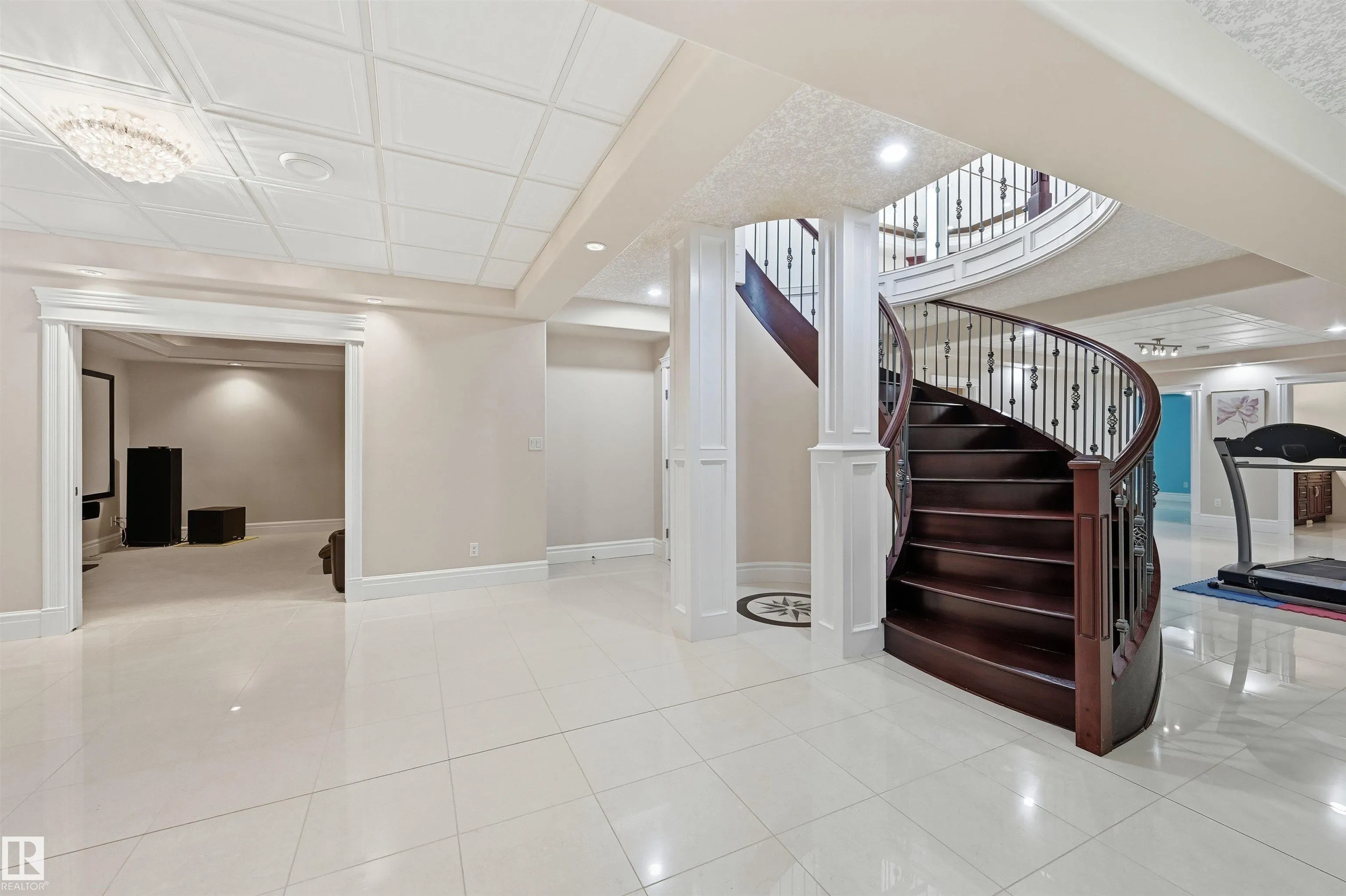 872 HOLLANDS Landing