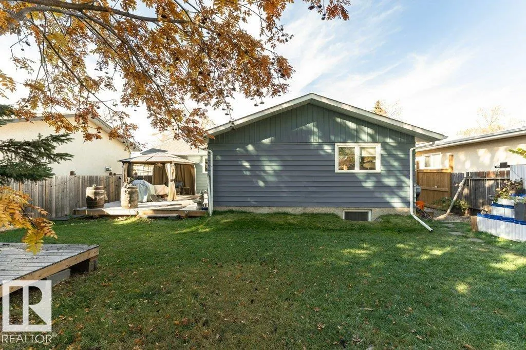 22 AFTON Crescent
