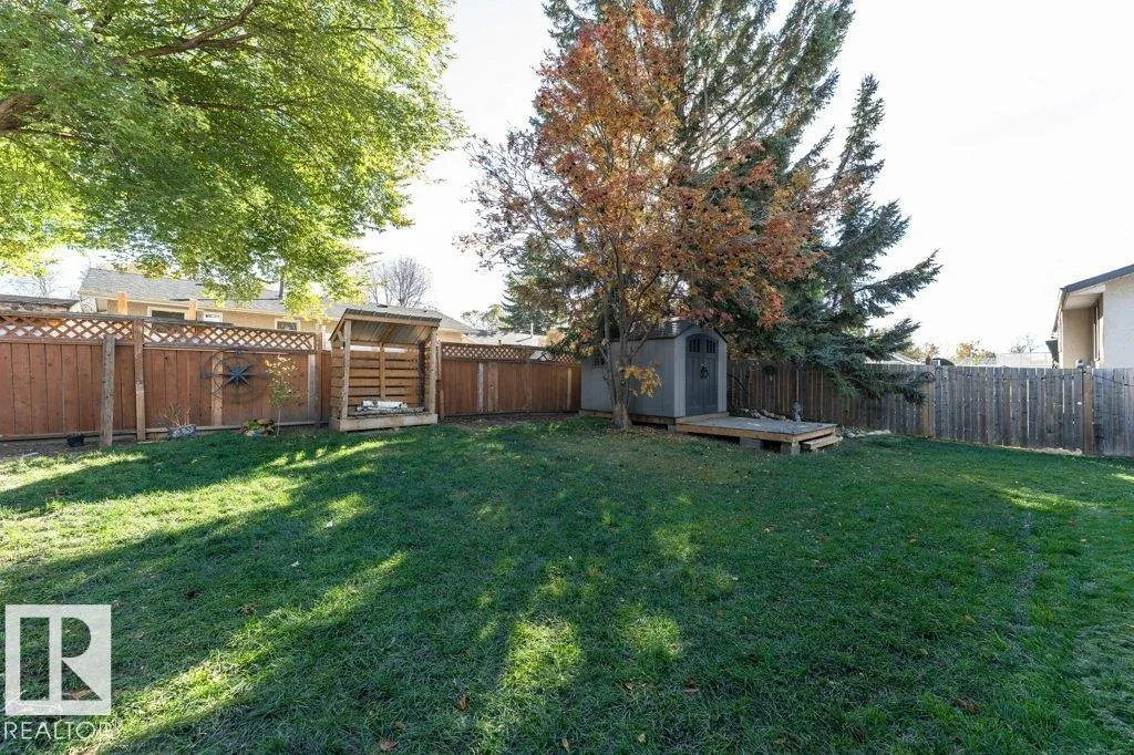22 AFTON Crescent