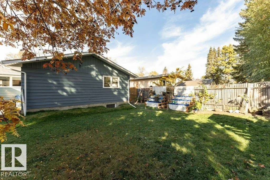 22 AFTON Crescent