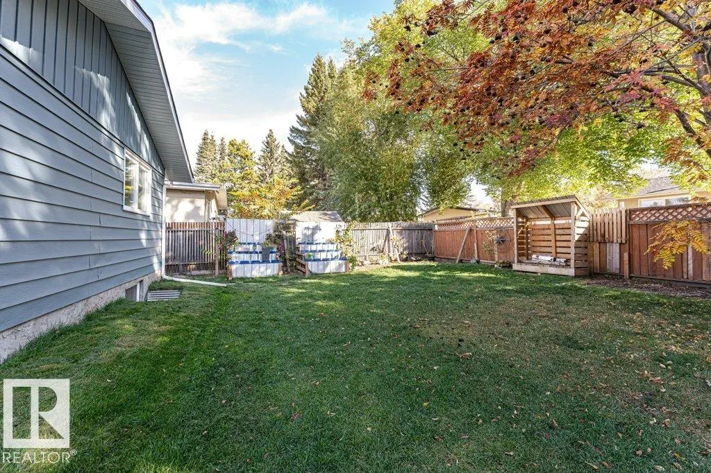 22 AFTON Crescent