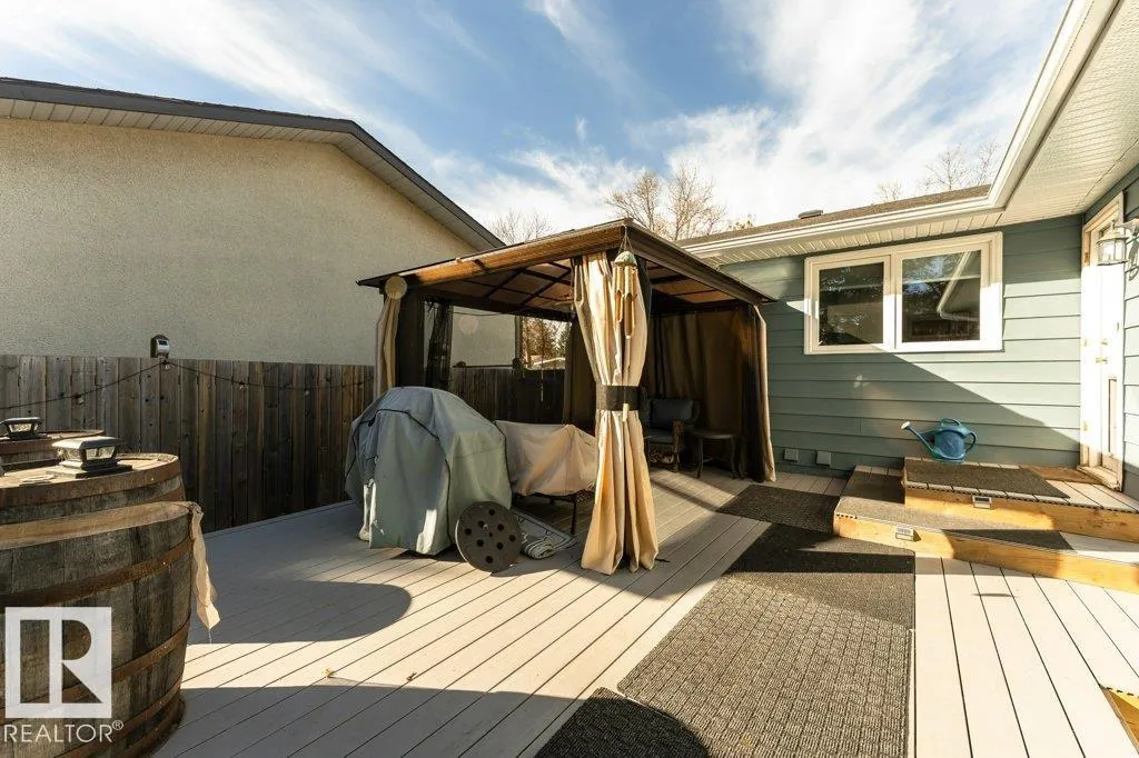 22 AFTON Crescent