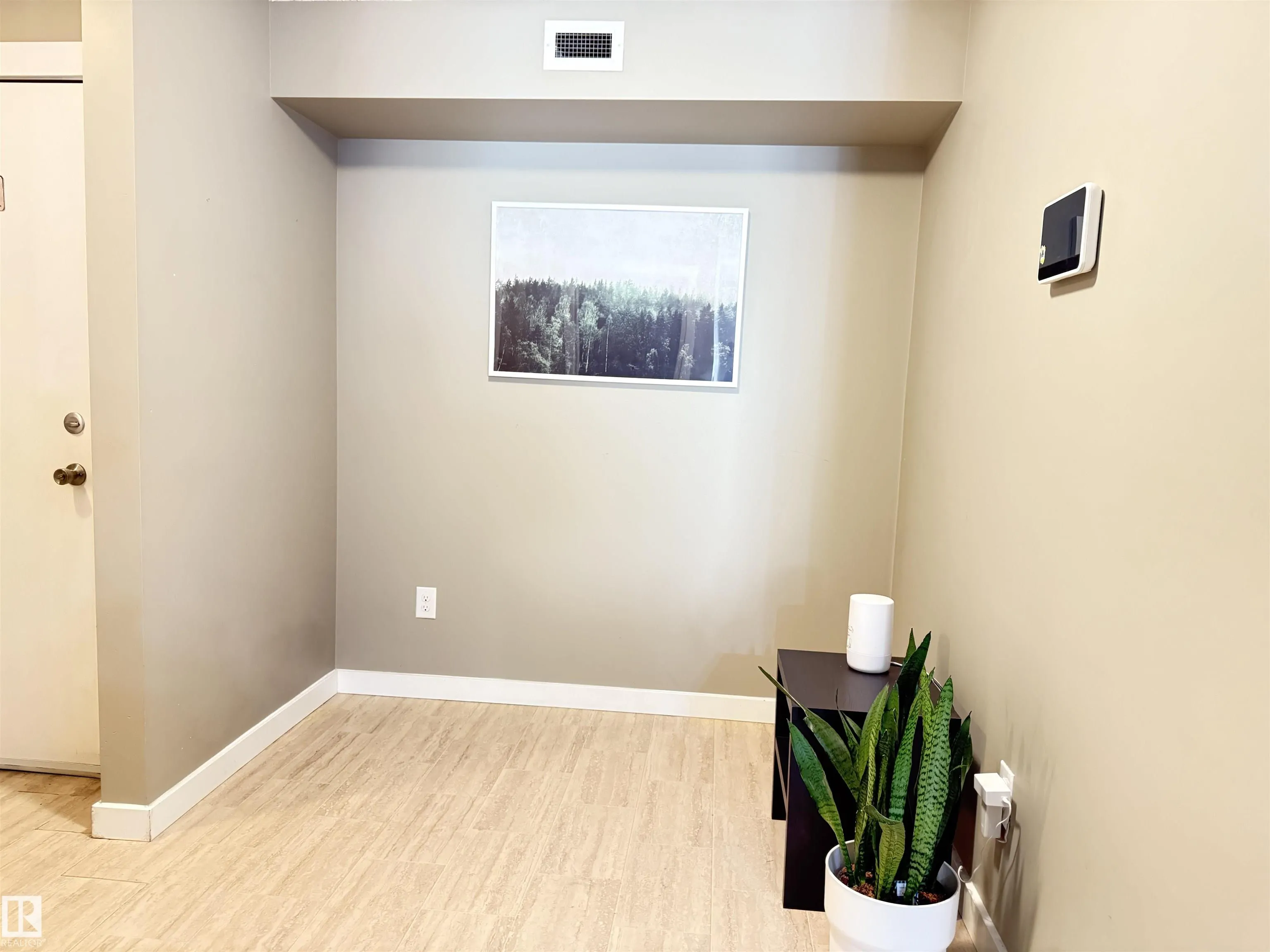 18122 77 St NW