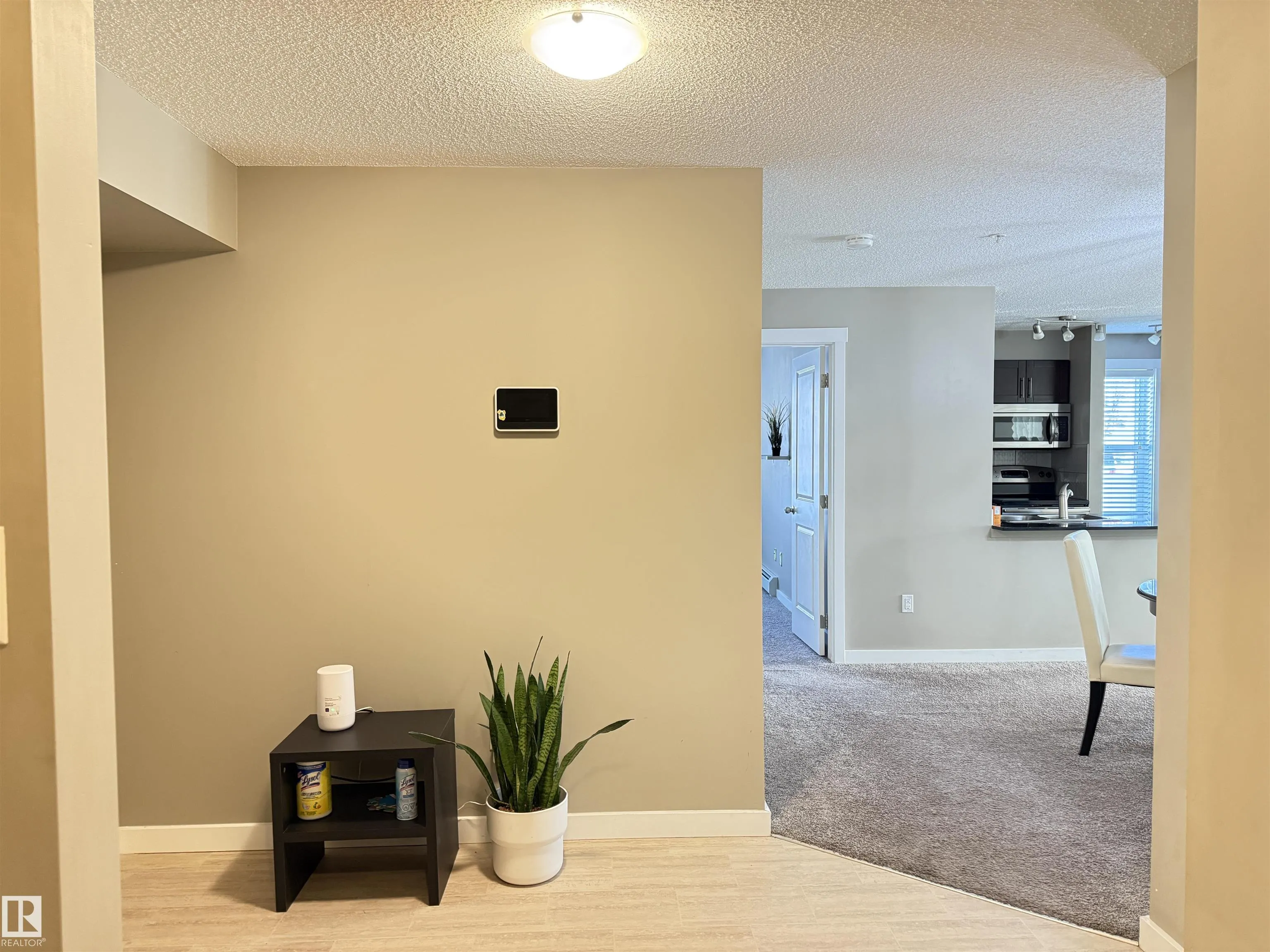 18122 77 St NW