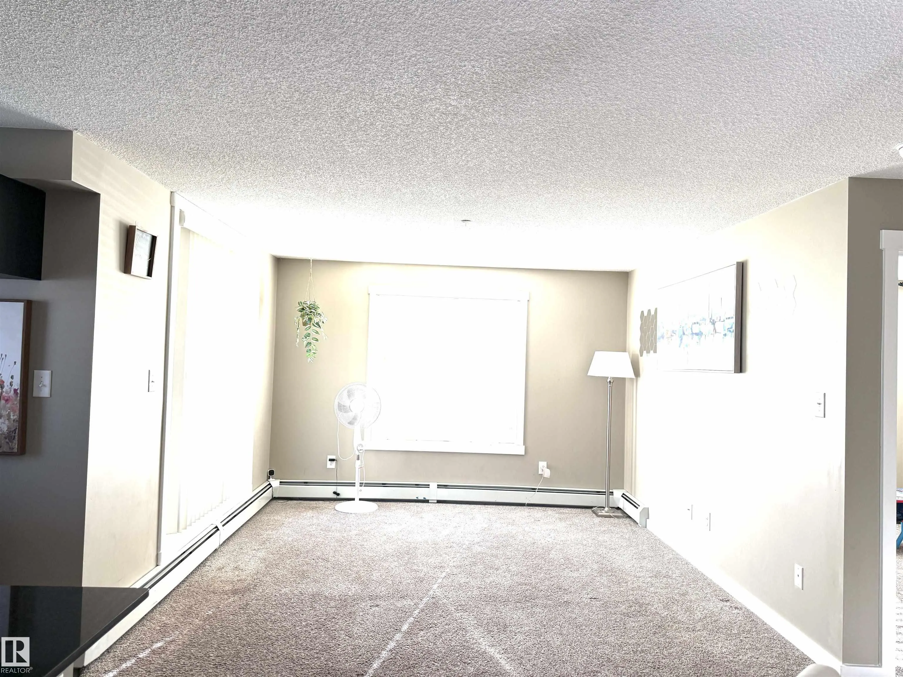18122 77 St NW