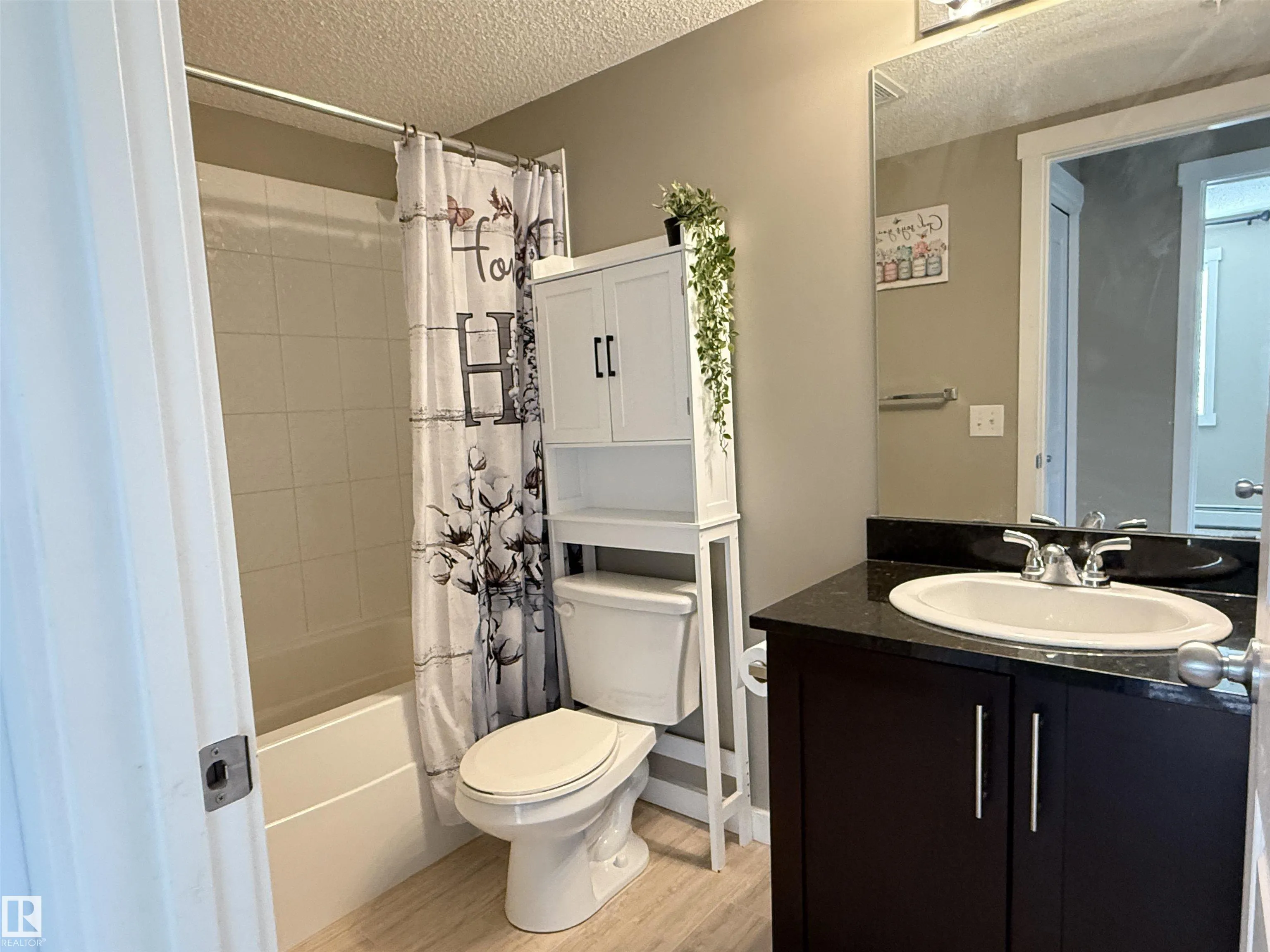 18122 77 St NW