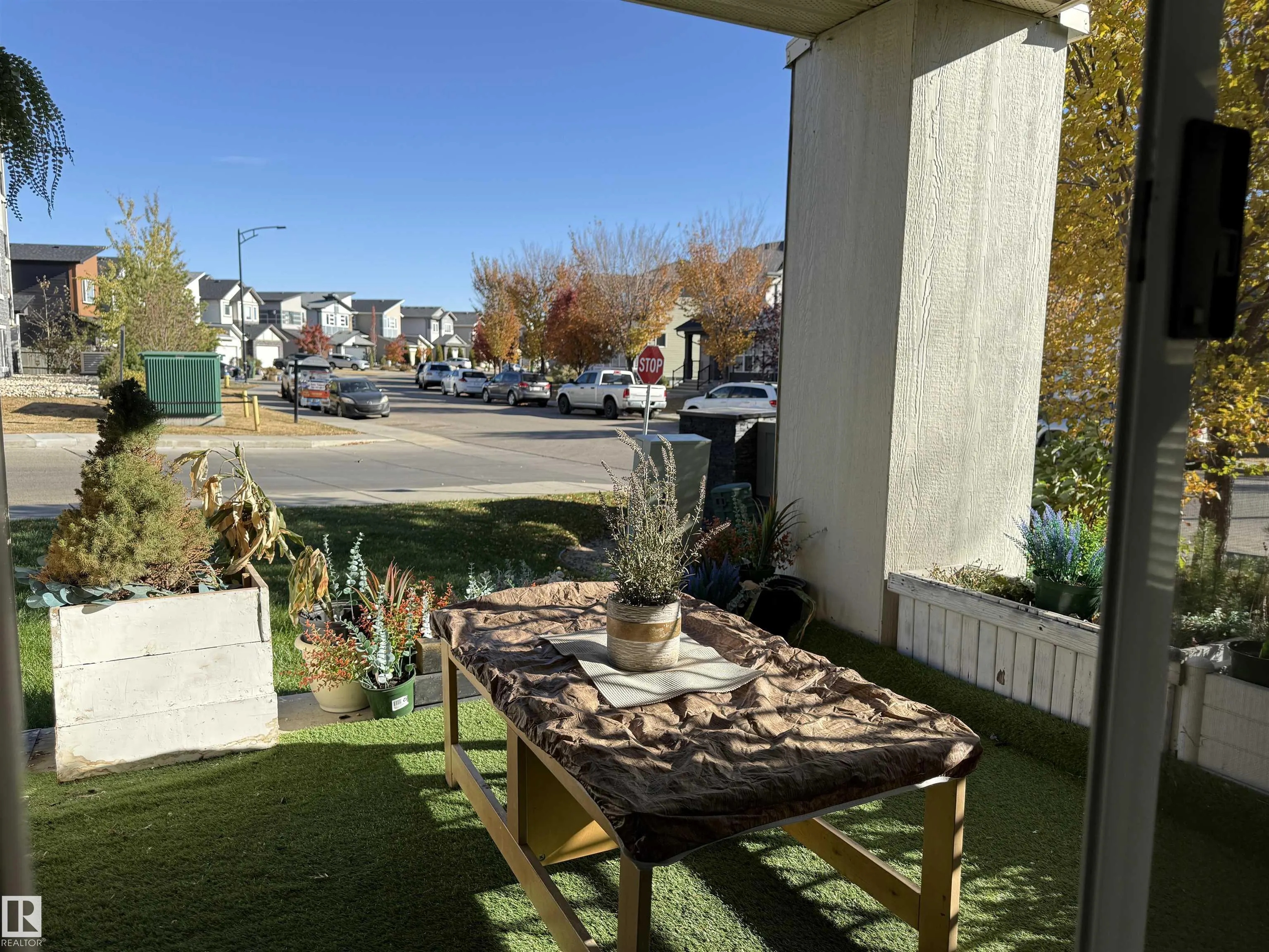 18122 77 St NW