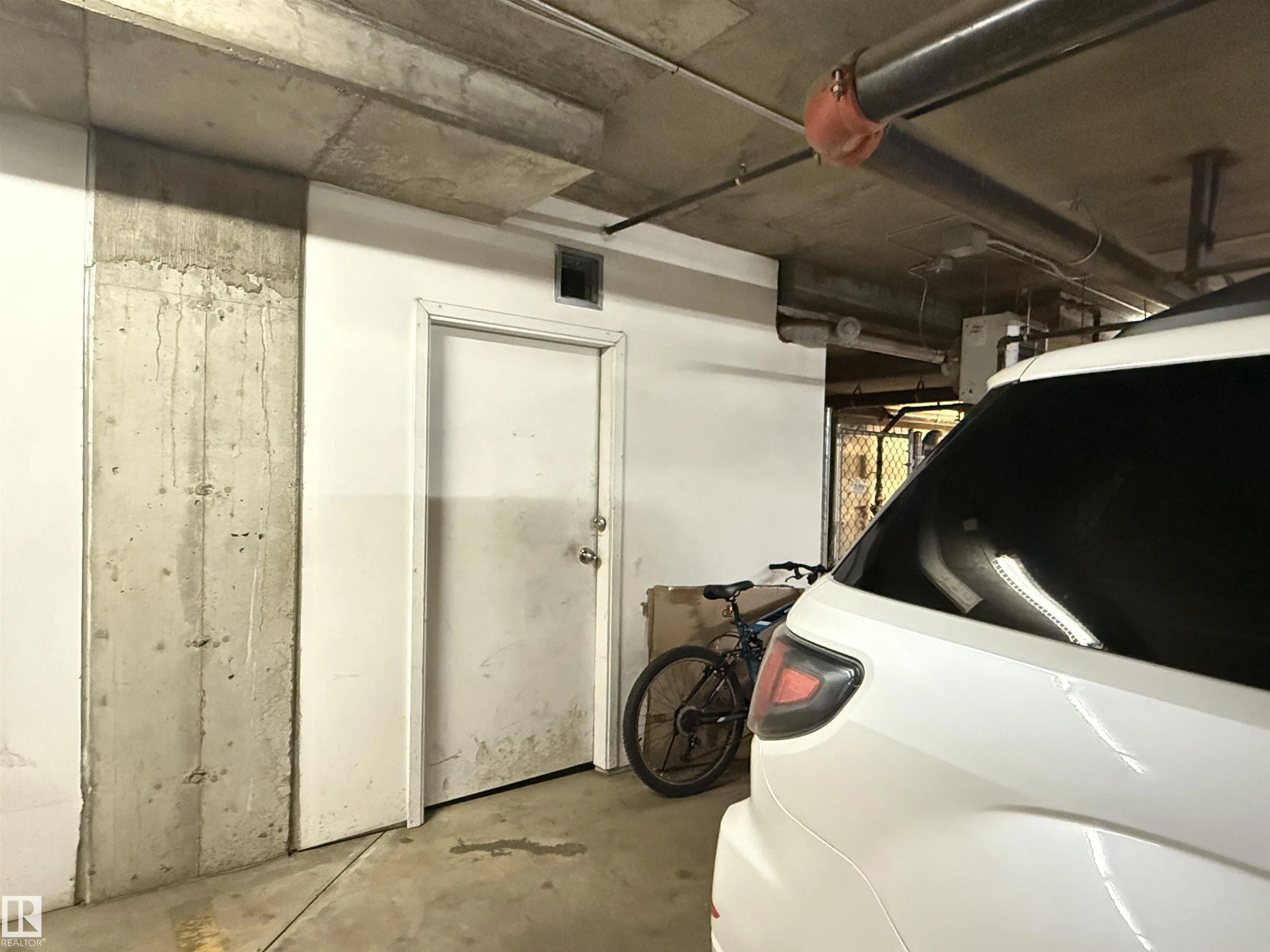18122 77 St NW