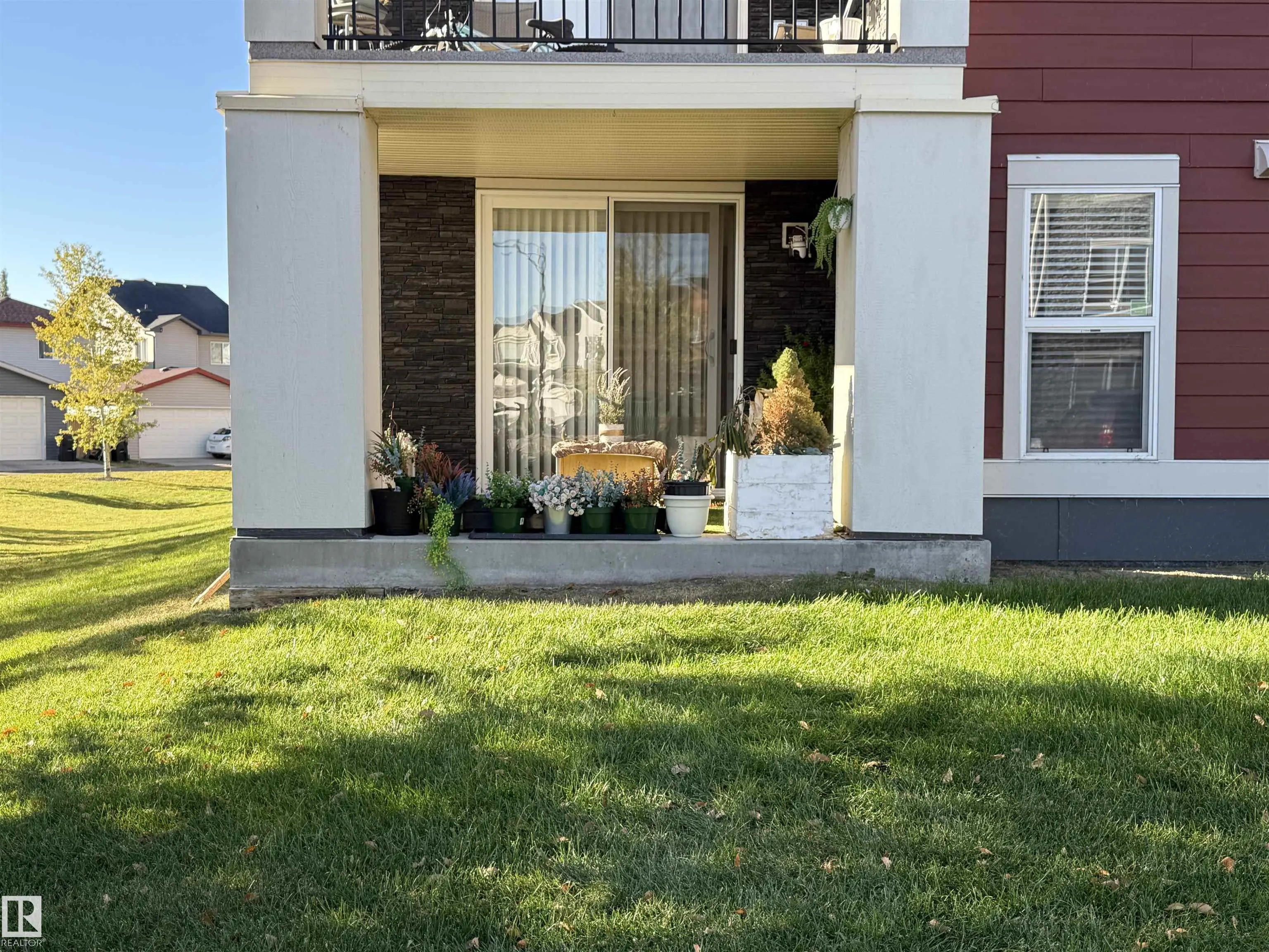 18122 77 St NW