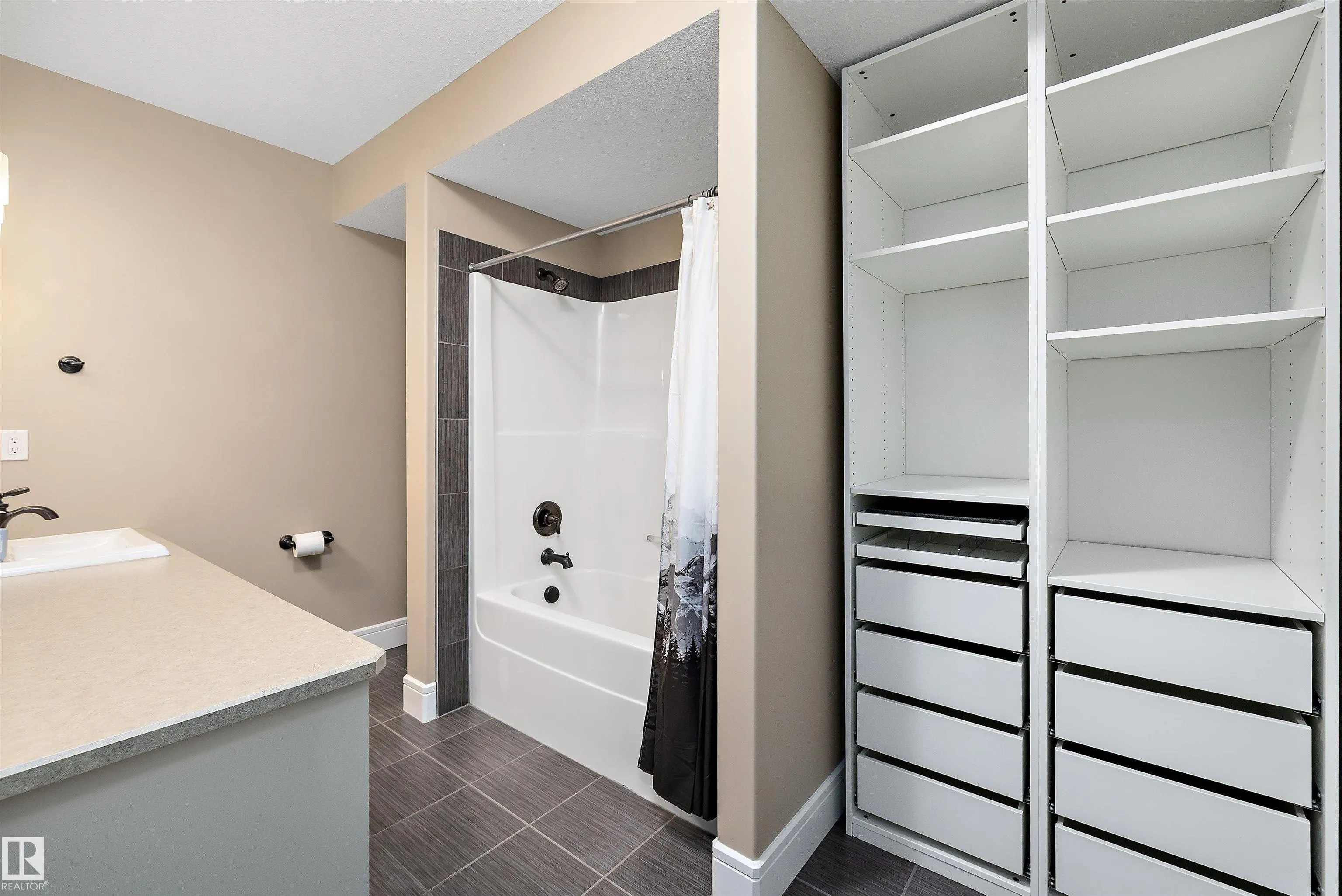 3193 WINSPEAR Crescent
