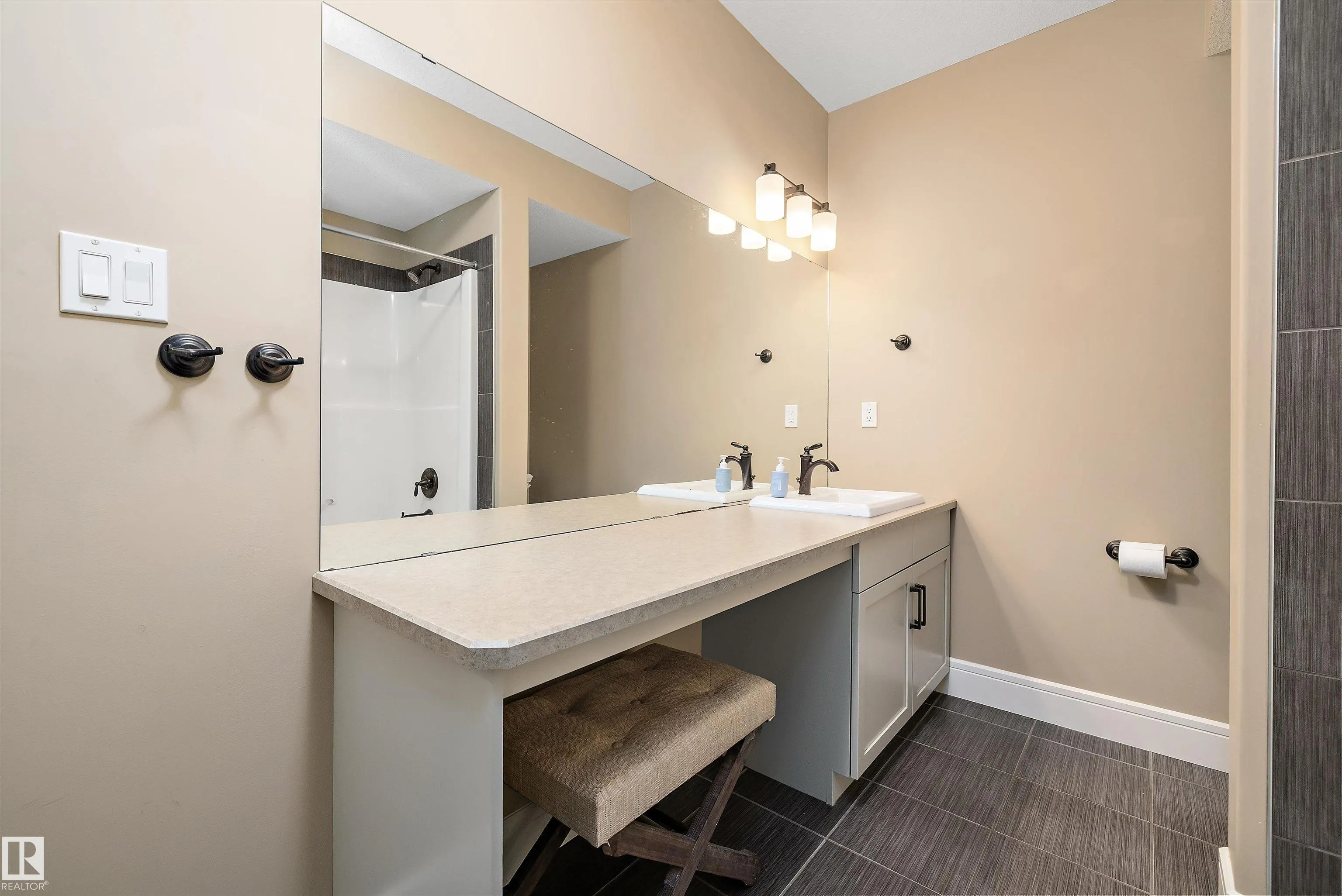 3193 WINSPEAR Crescent