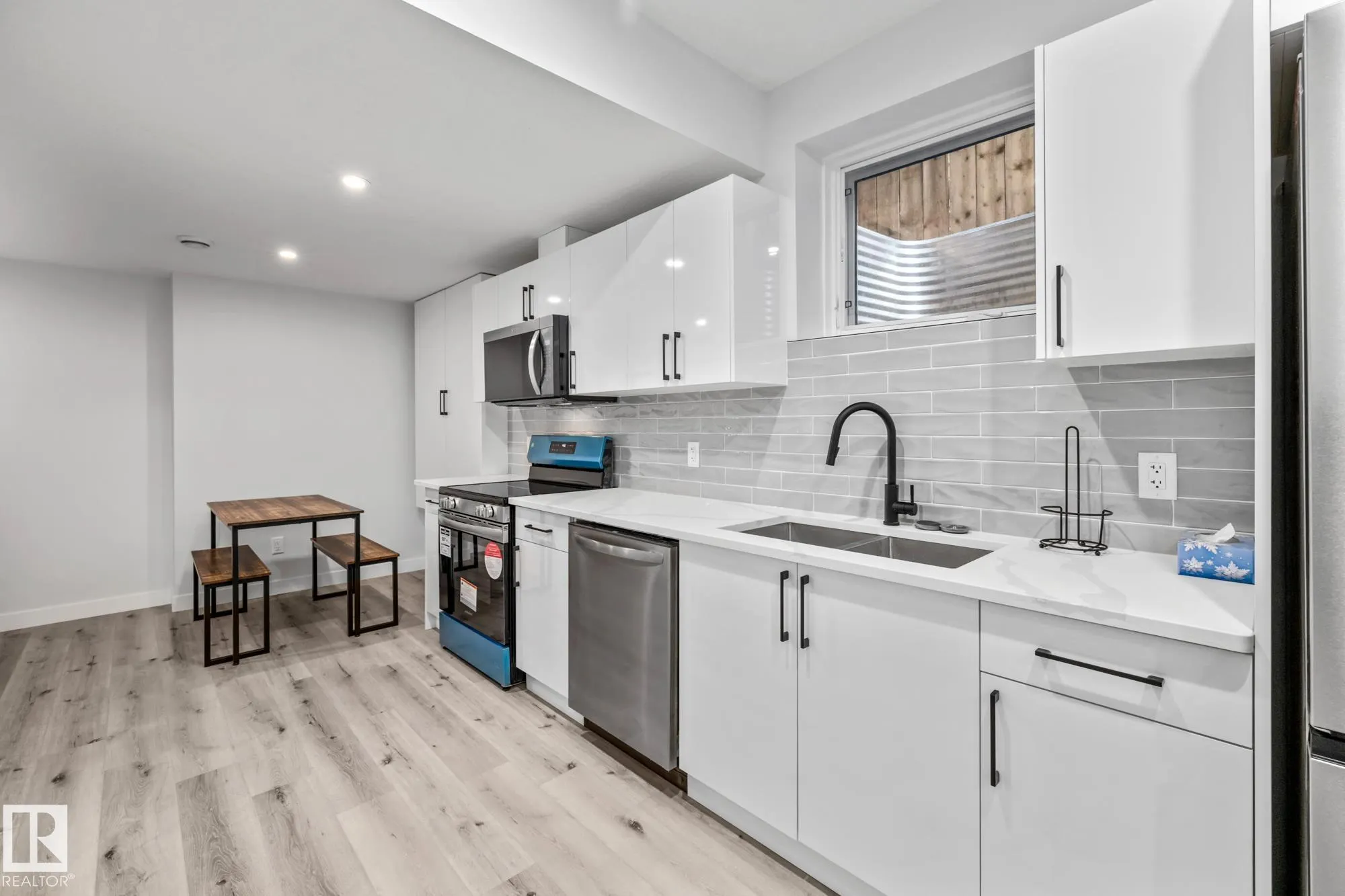 5304 KIMBALL Place
