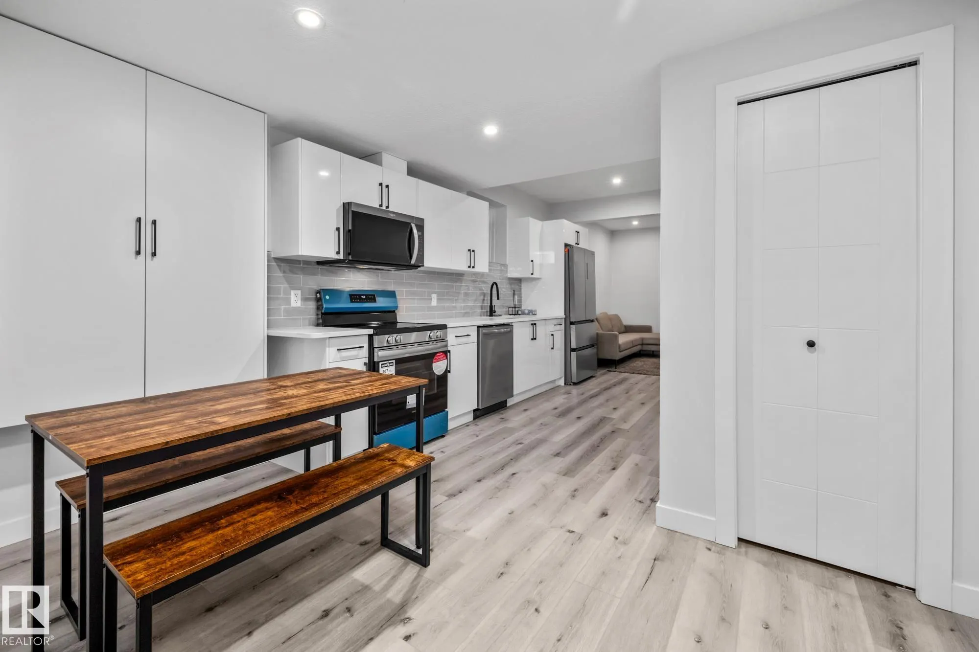 5304 KIMBALL Place