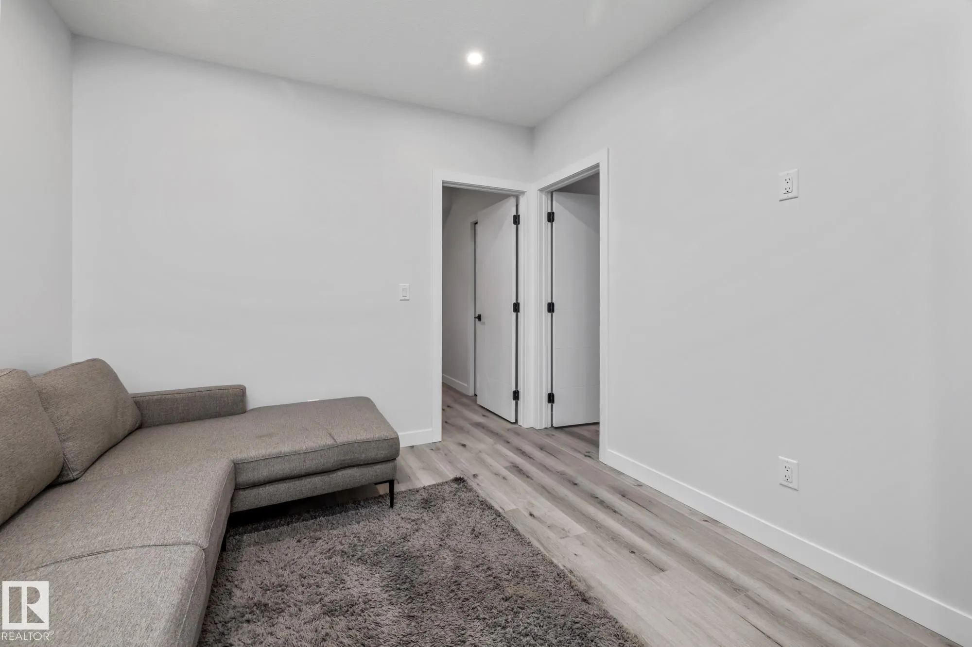 5304 KIMBALL Place