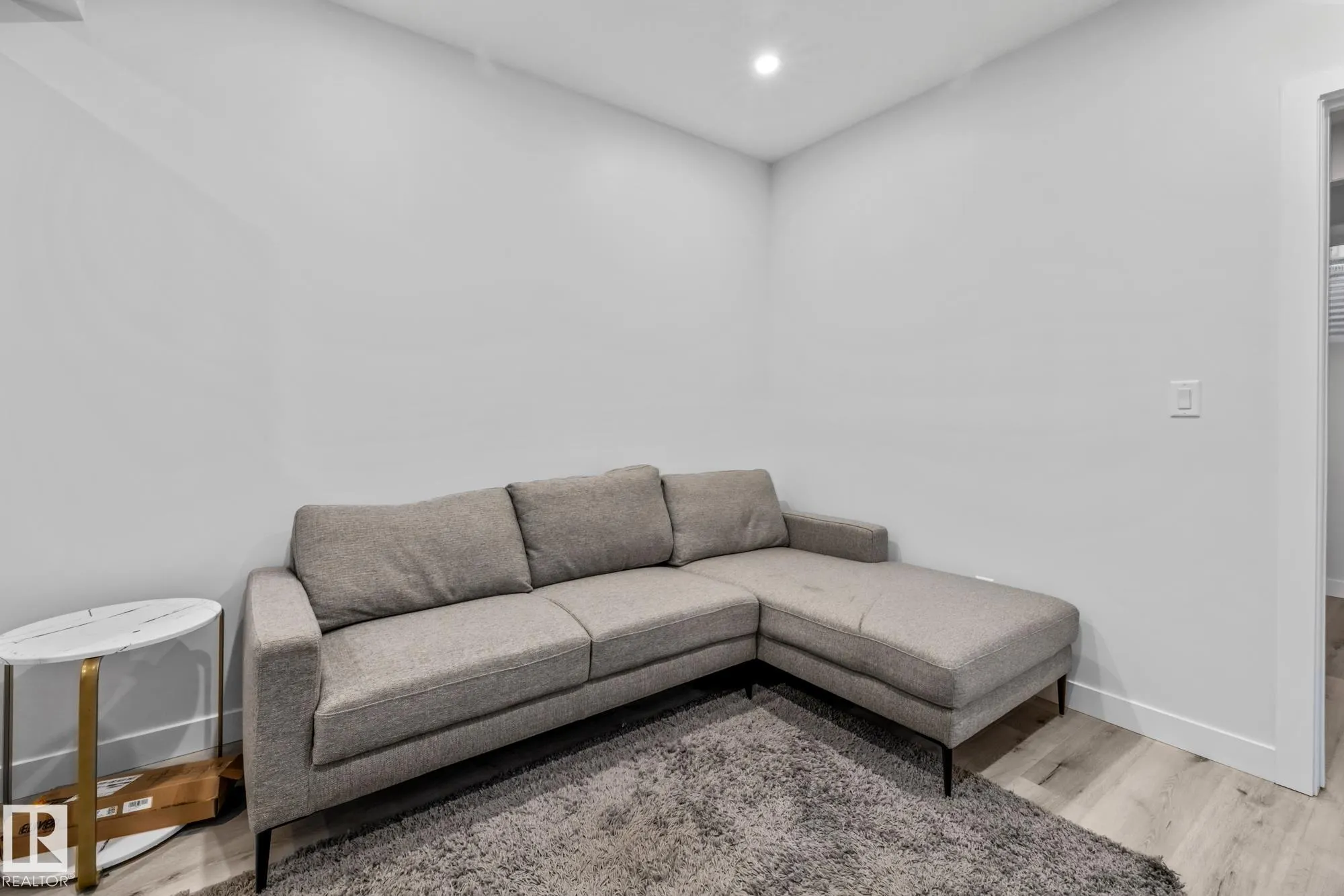 5304 KIMBALL Place