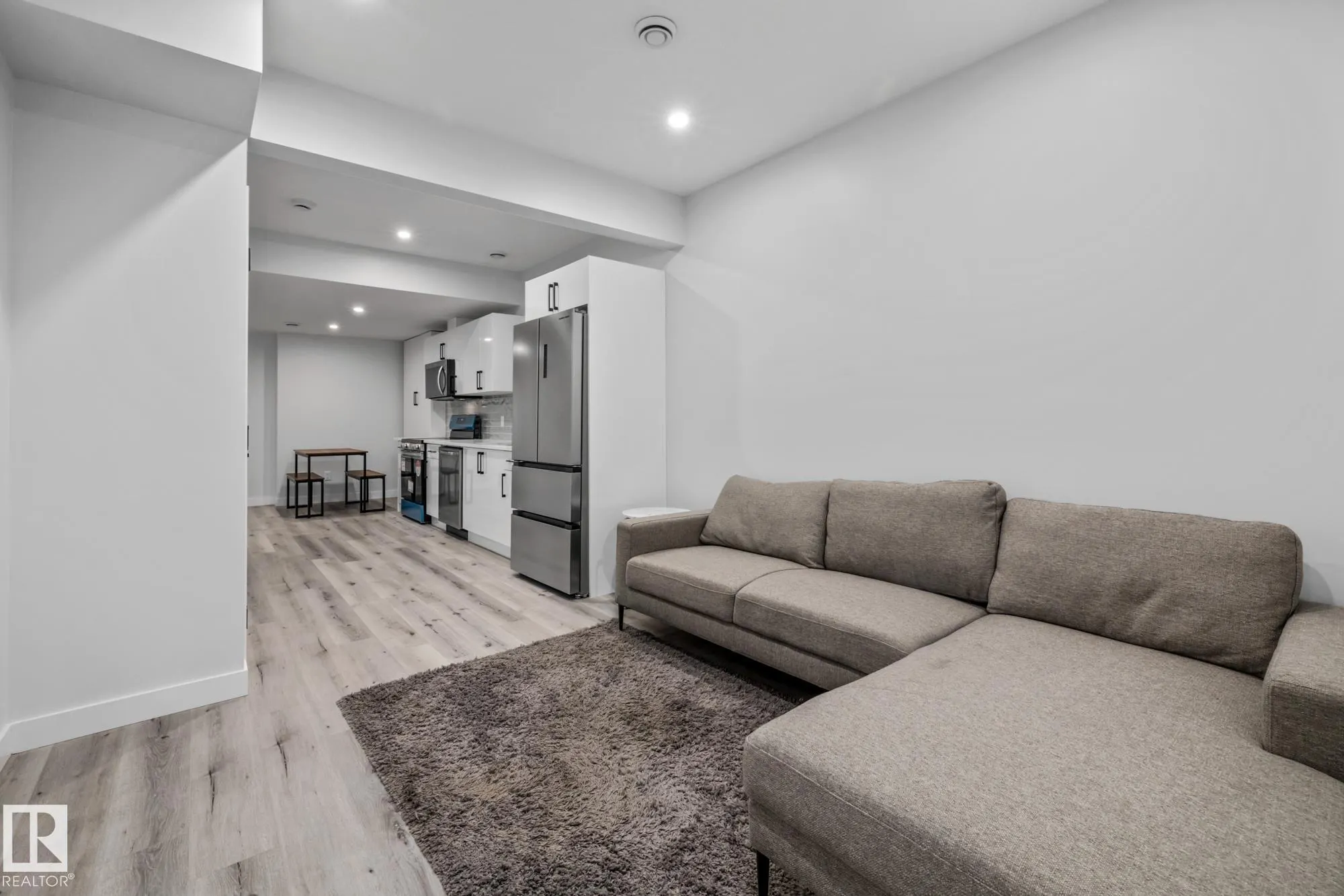 5304 KIMBALL Place