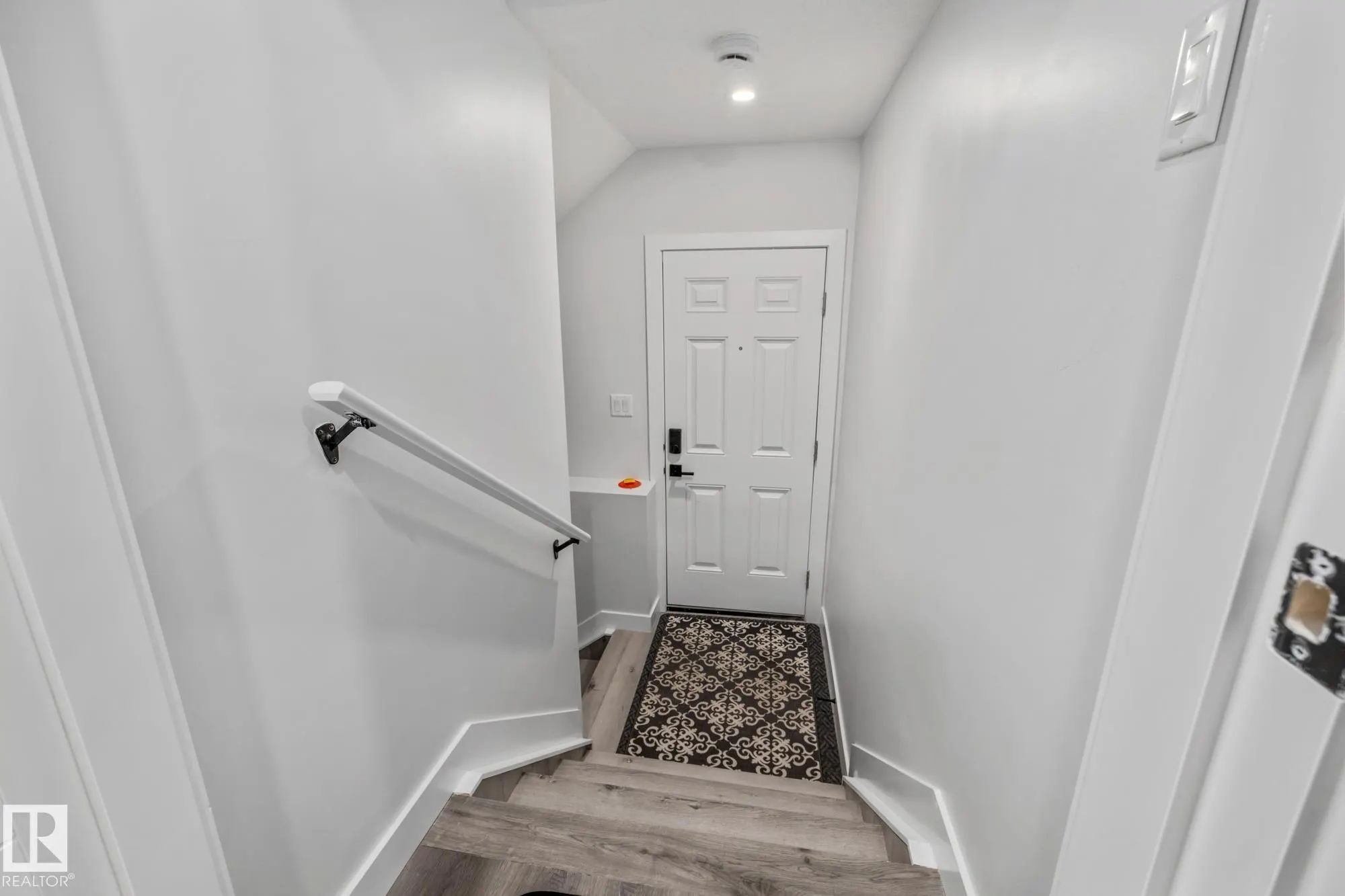 5304 KIMBALL Place