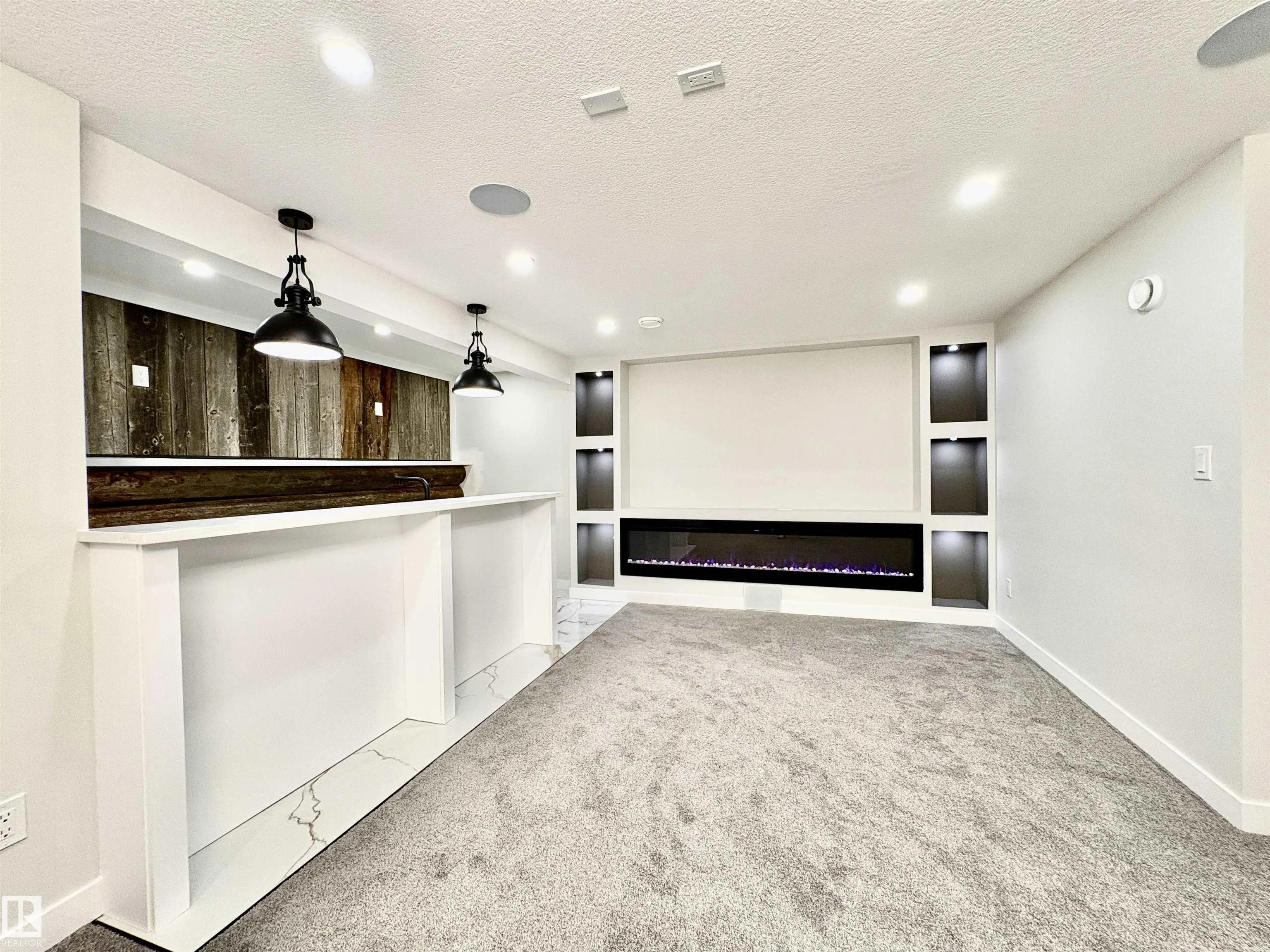 118 GEORGIAN Way