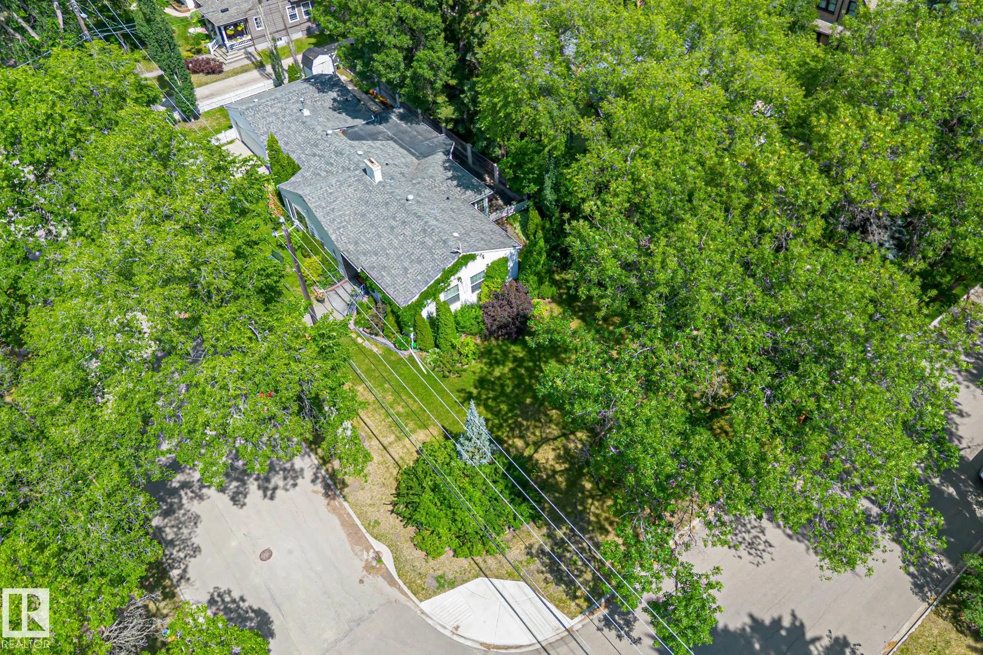 10405 GLENORA Crescent