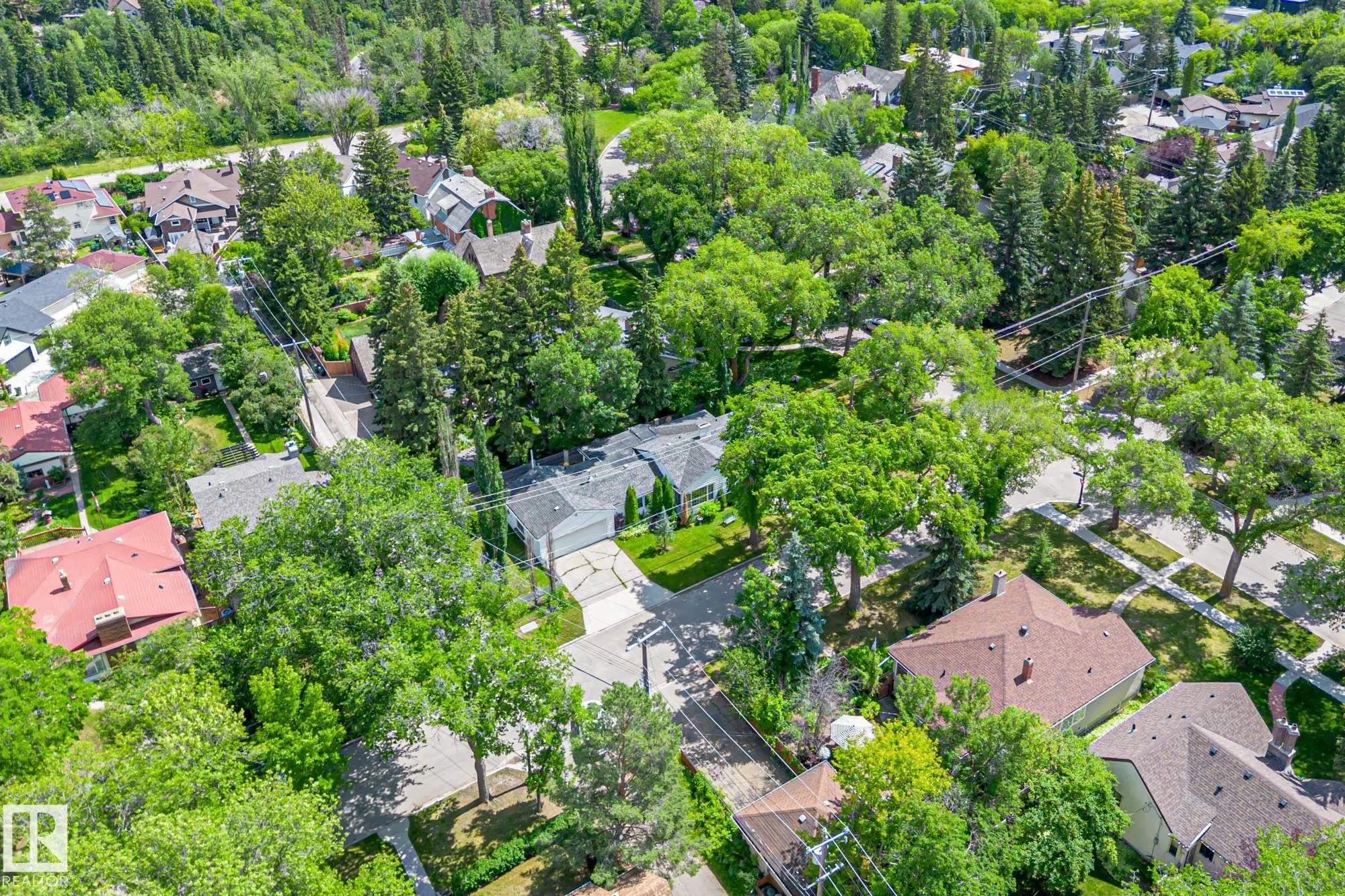 10405 GLENORA Crescent