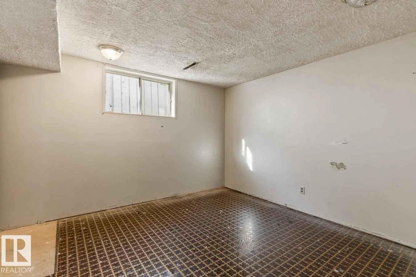 789 ALDER Avenue