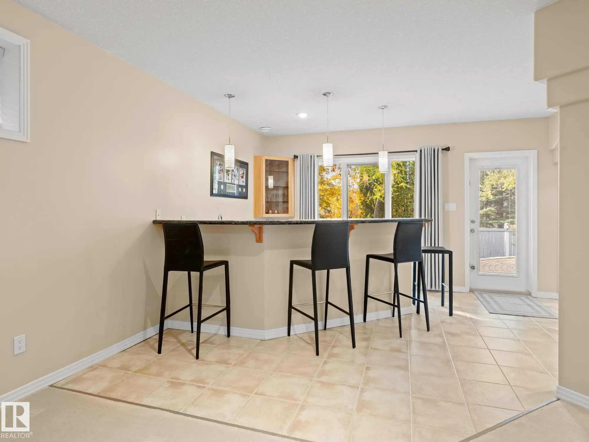 30 KINGSBURY Crescent