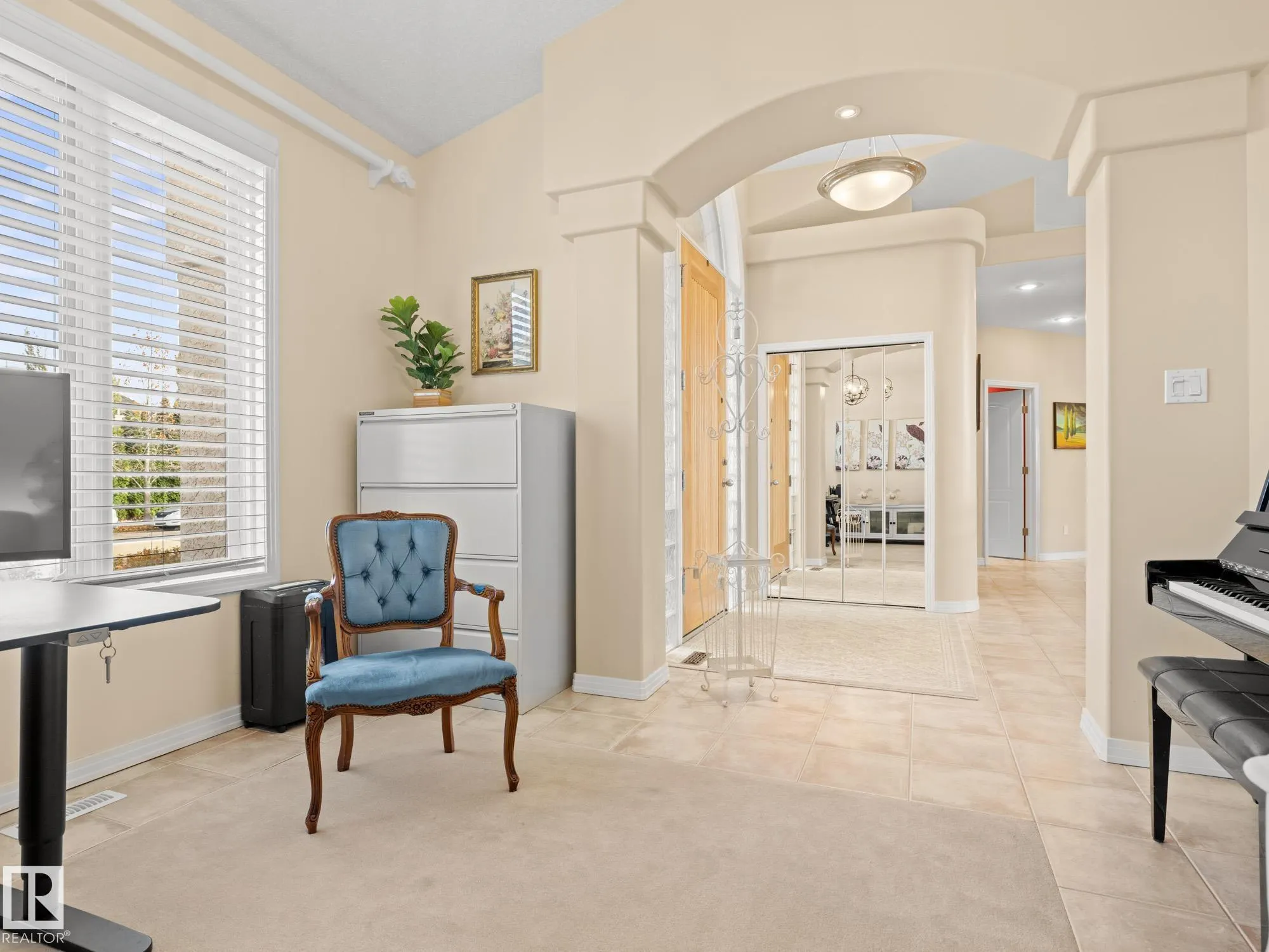 30 KINGSBURY Crescent