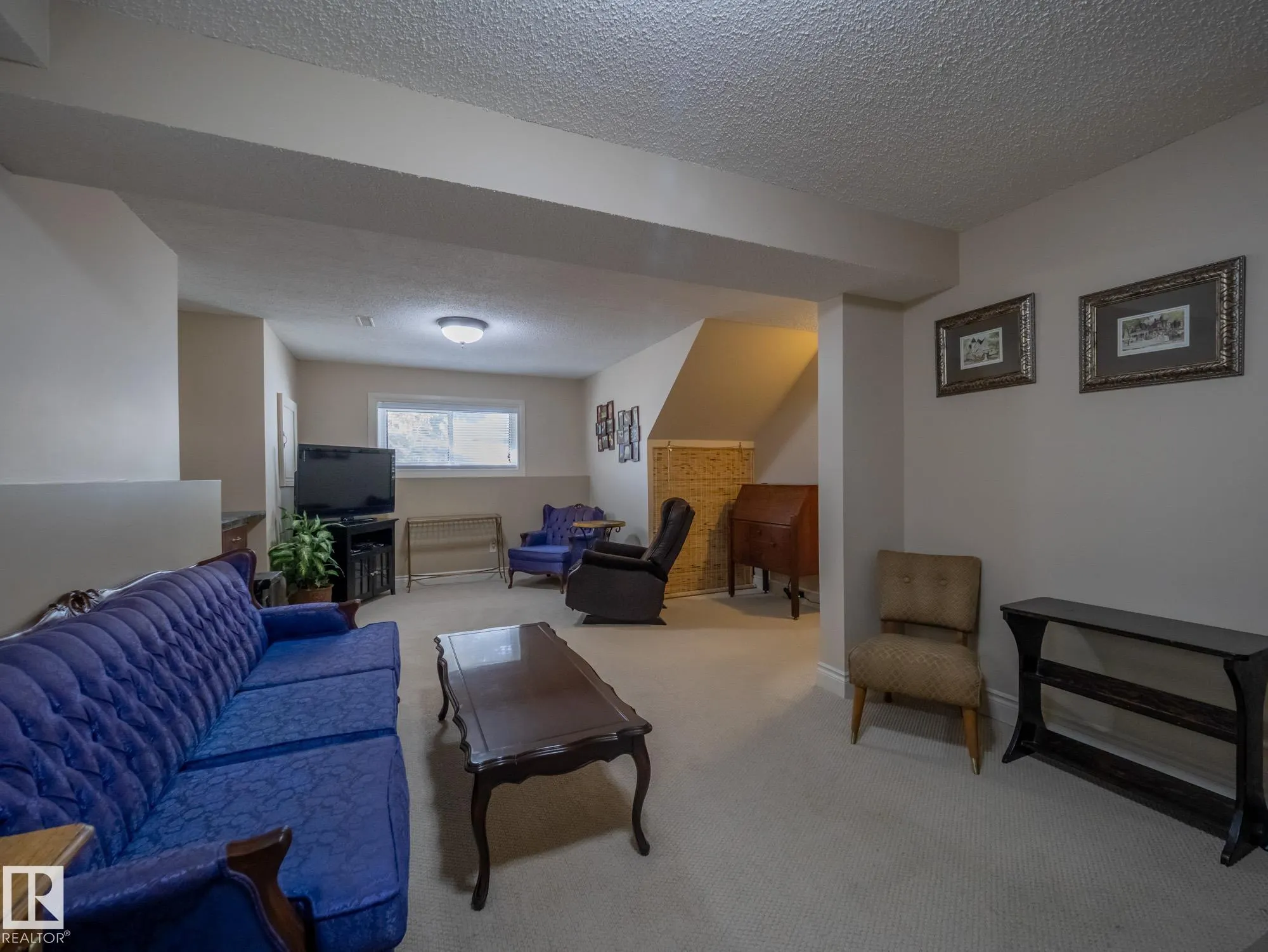 509 RAINBOW Crescent