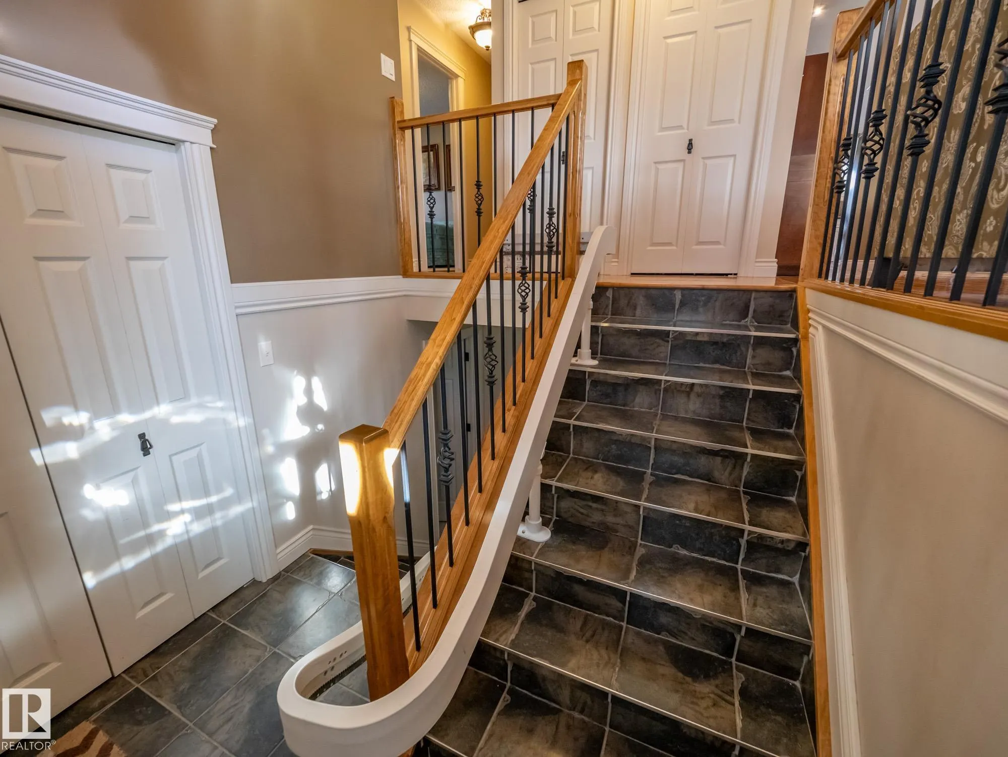 509 RAINBOW Crescent