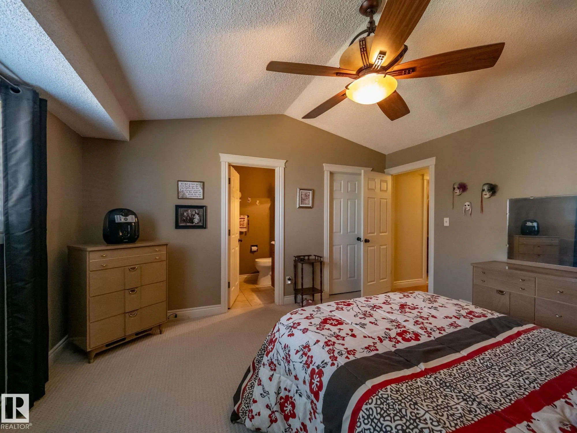 509 RAINBOW Crescent