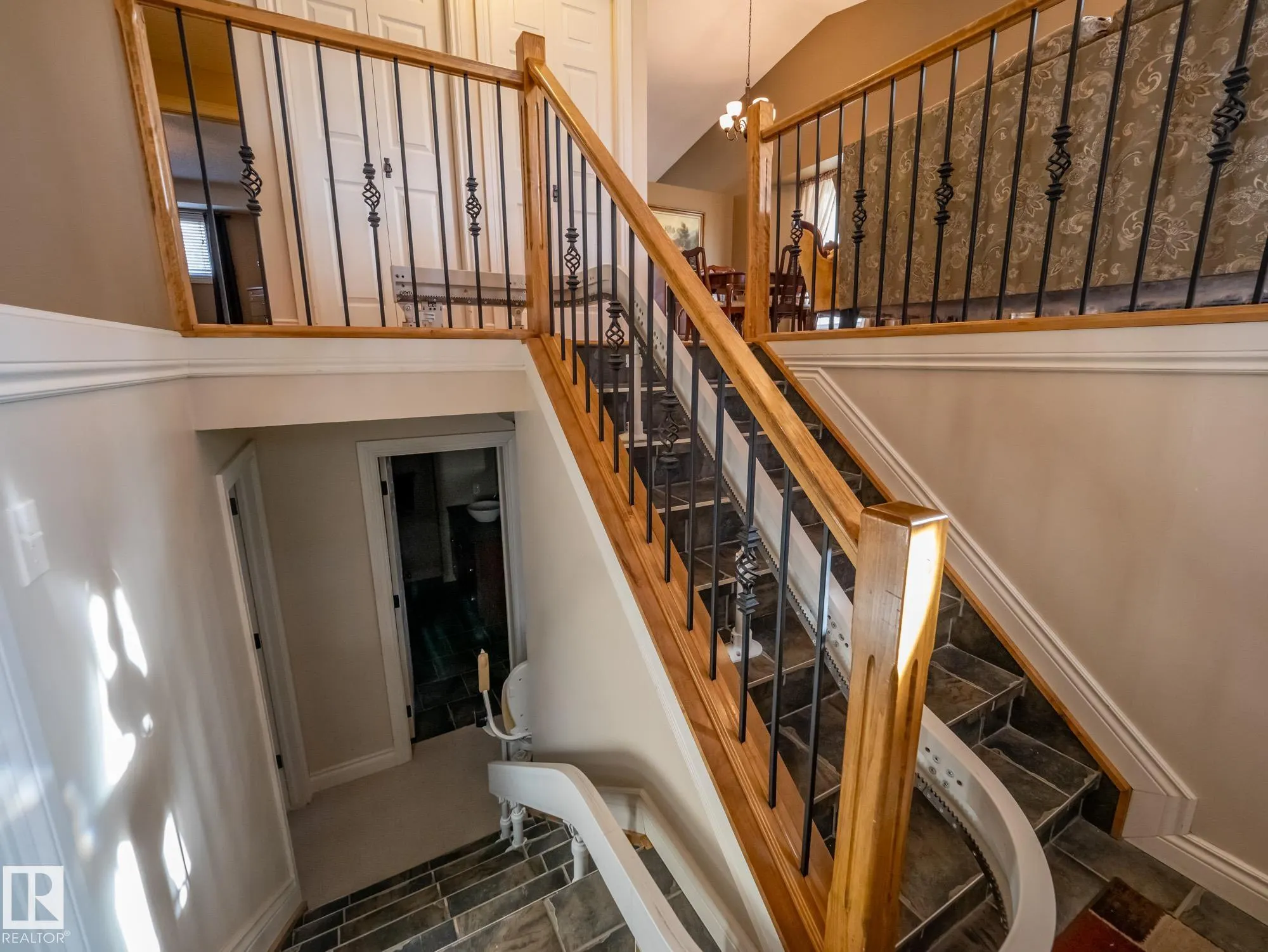 509 RAINBOW Crescent