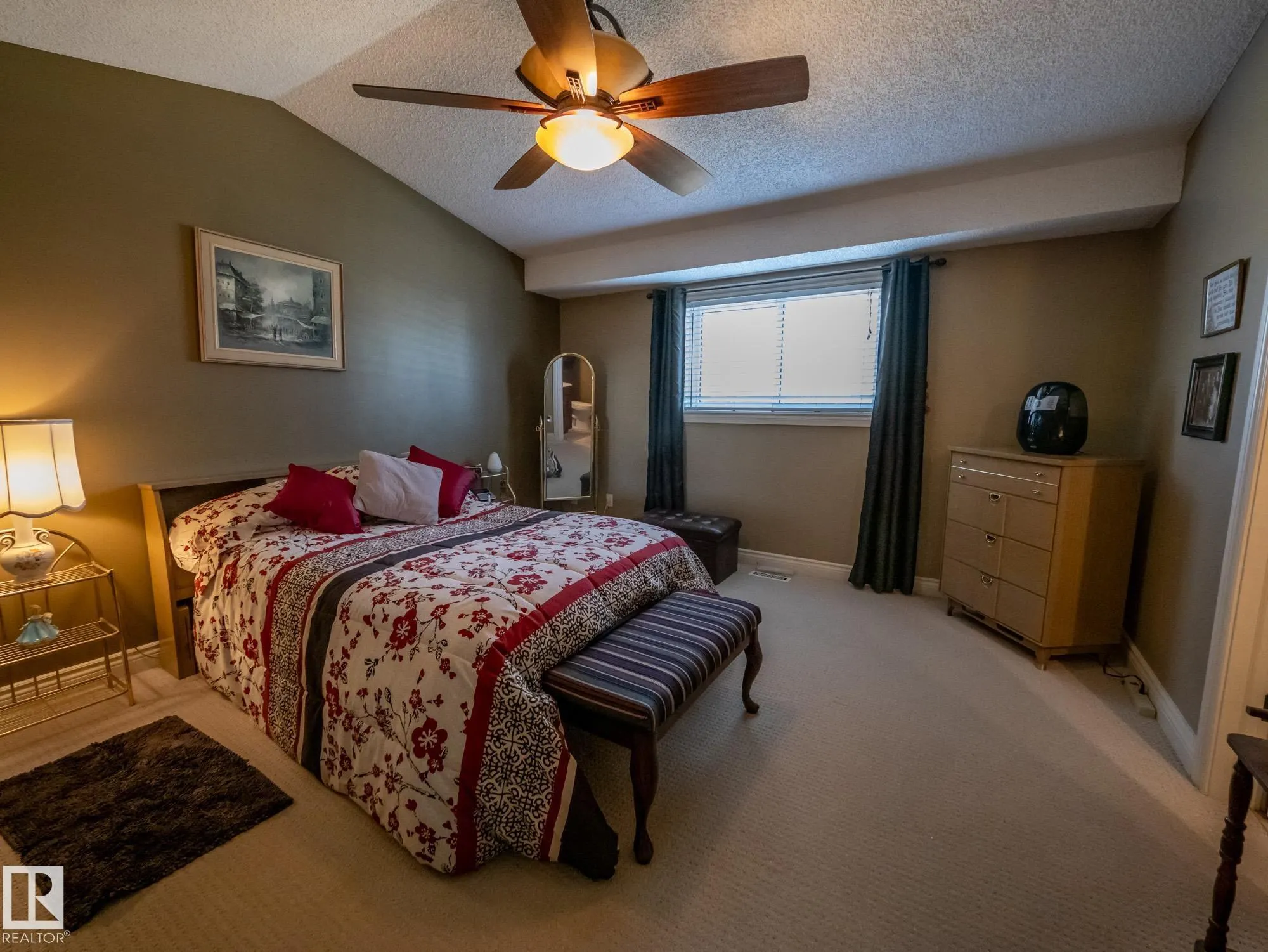 509 RAINBOW Crescent