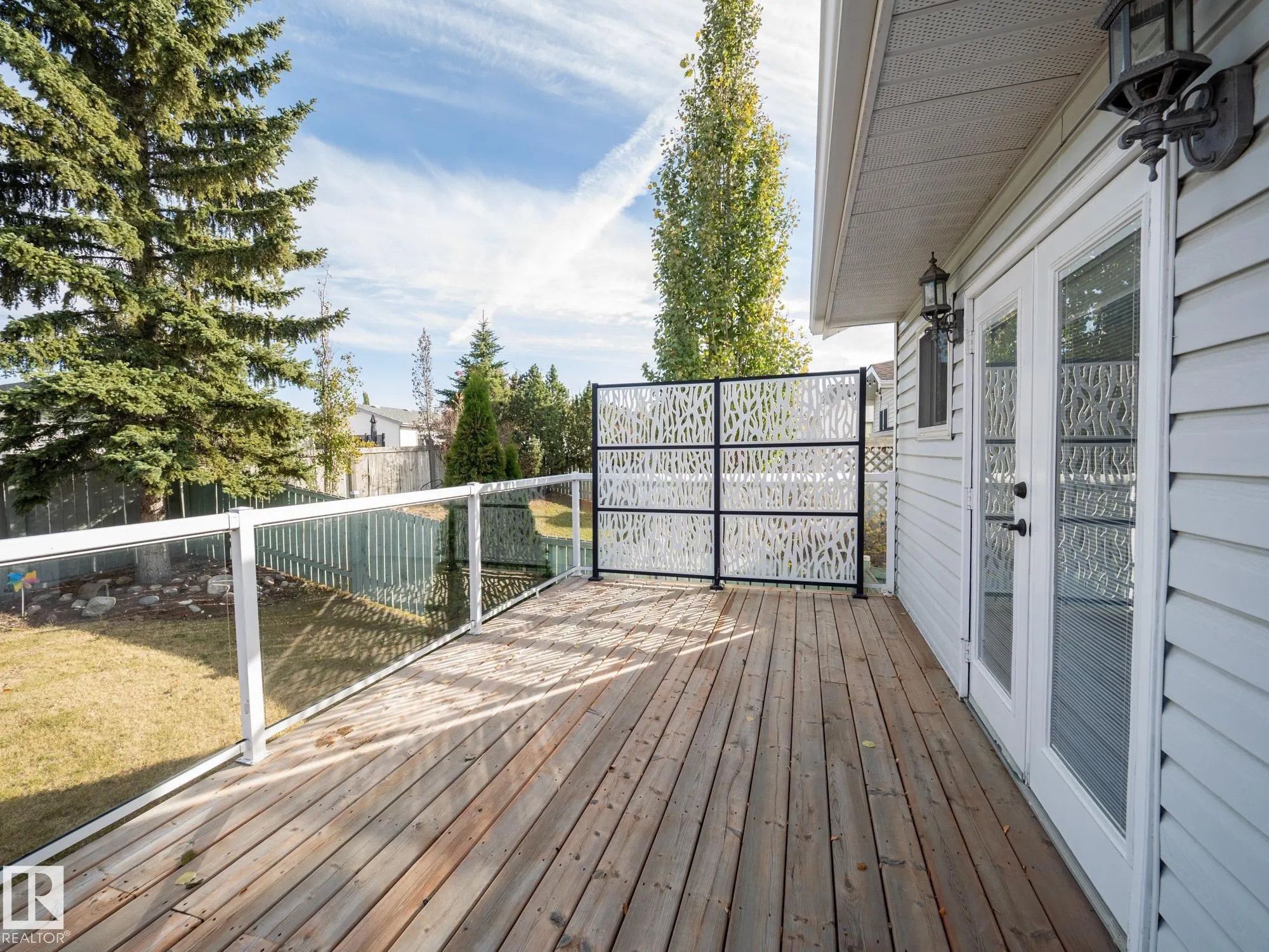 509 RAINBOW Crescent