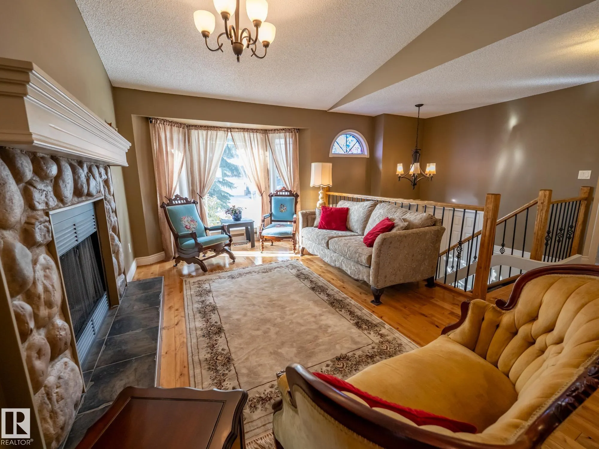 509 RAINBOW Crescent