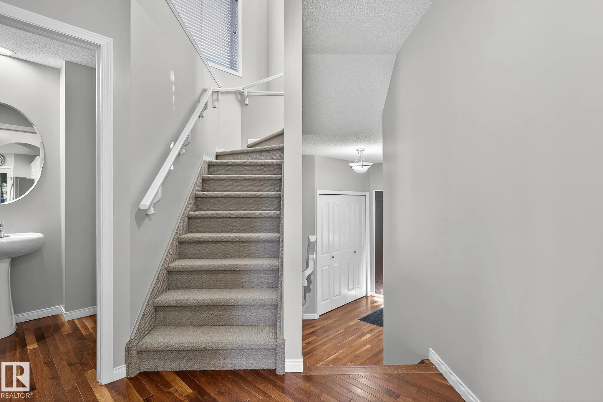1147 RUTHERFORD Close