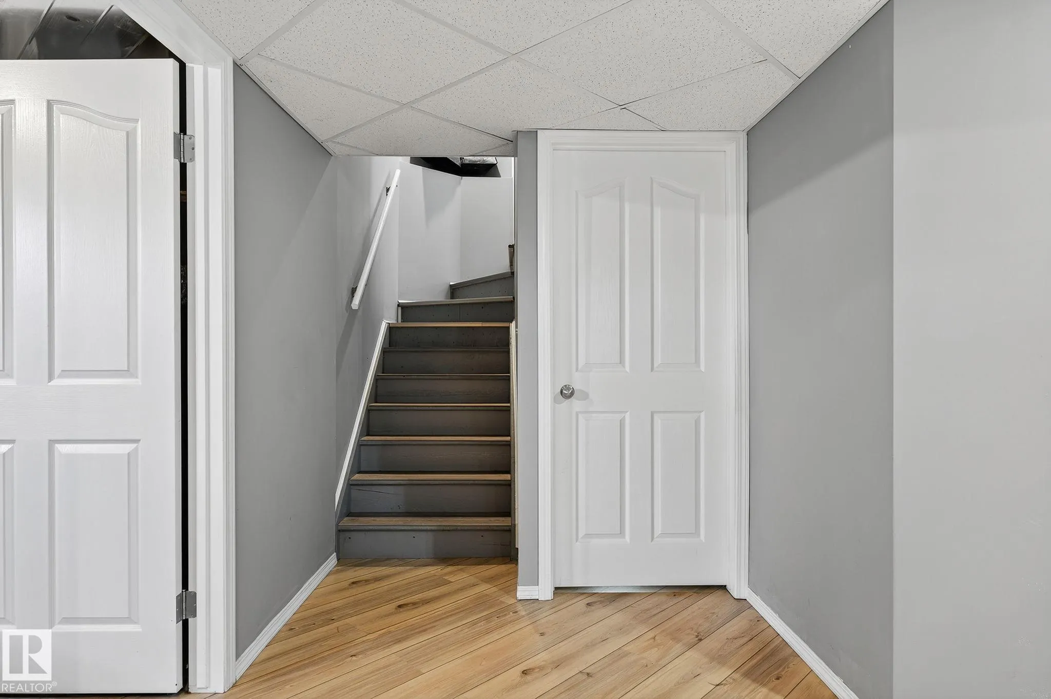 1147 RUTHERFORD Close