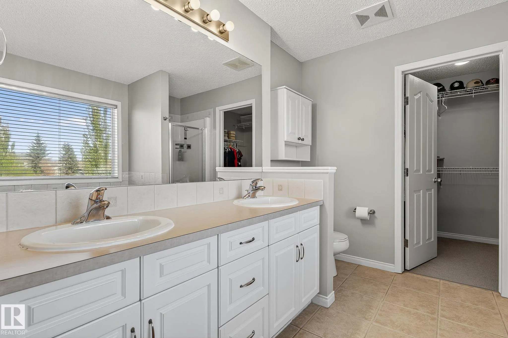 1147 RUTHERFORD Close