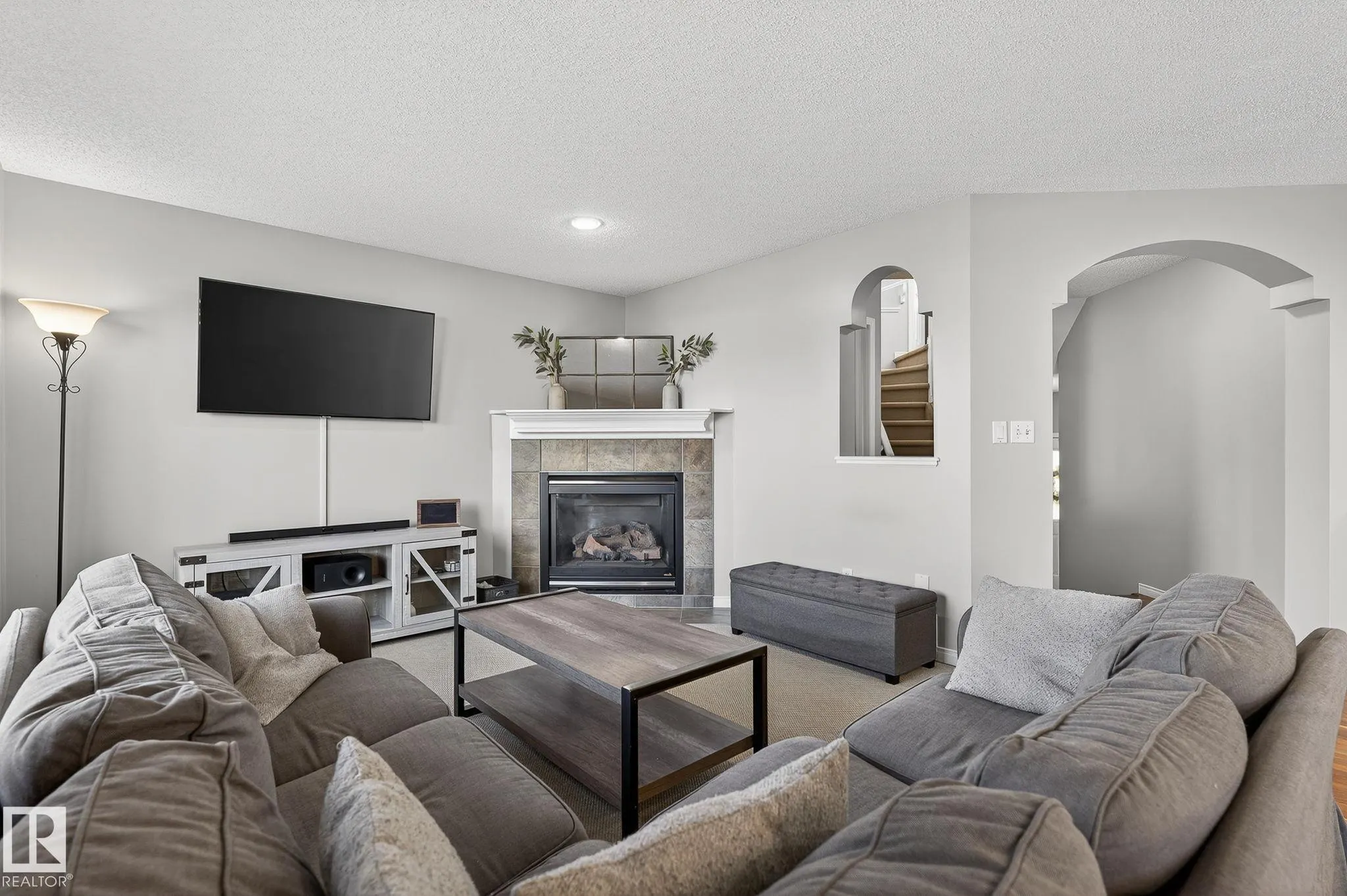 1147 RUTHERFORD Close