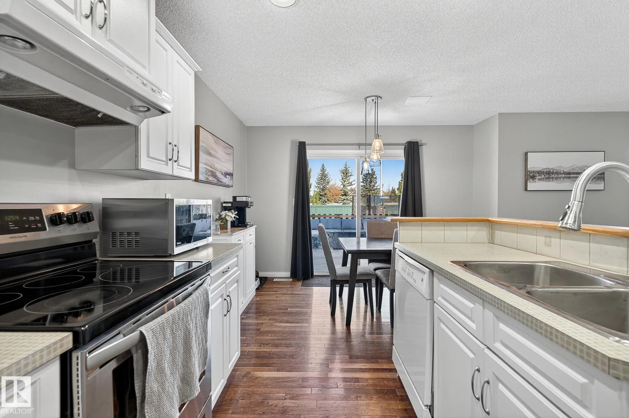 1147 RUTHERFORD Close