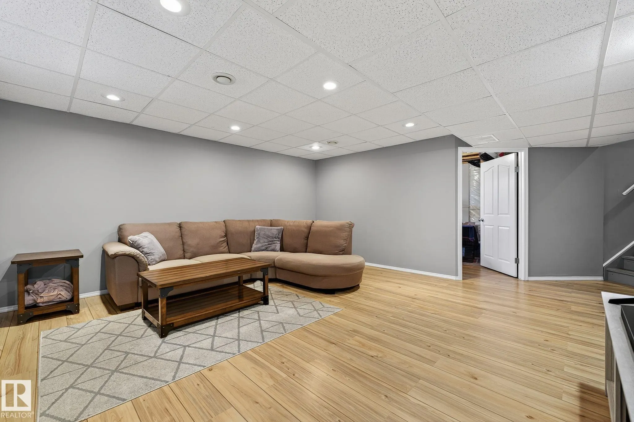 1147 RUTHERFORD Close