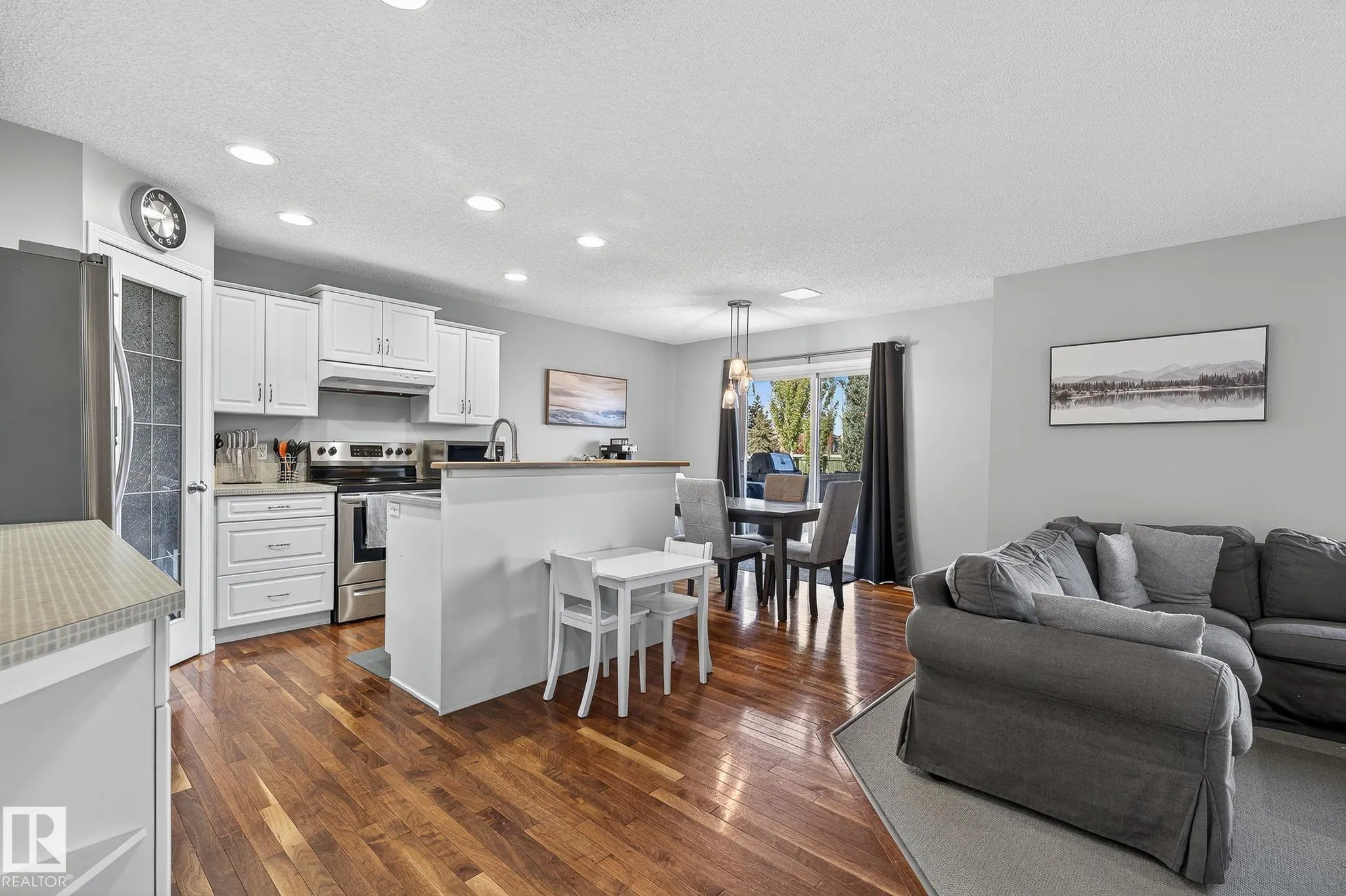 1147 RUTHERFORD Close