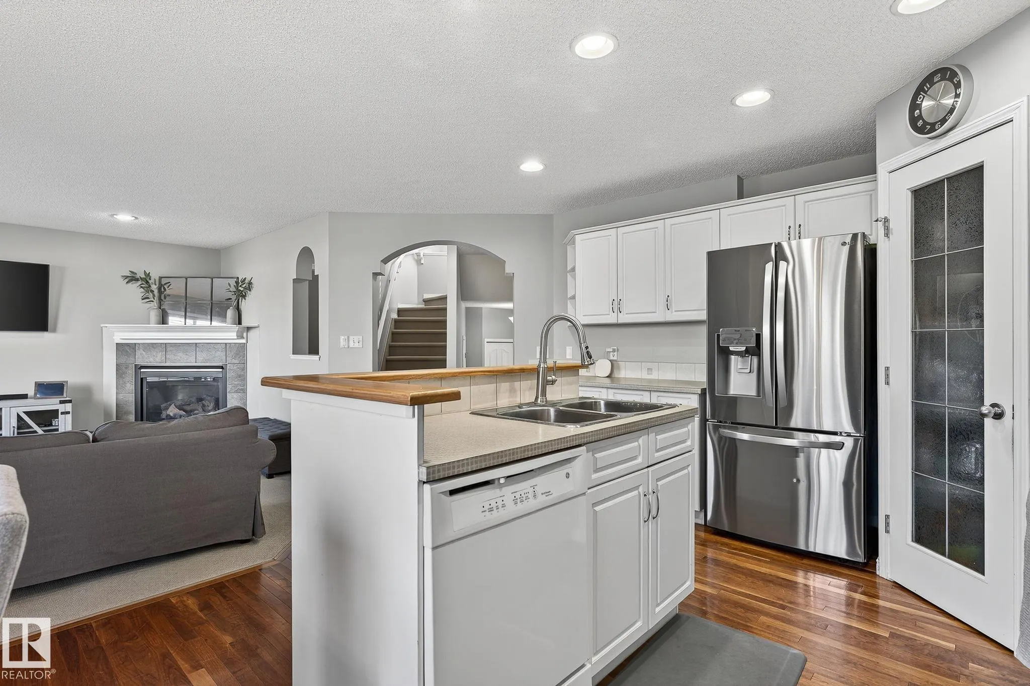 1147 RUTHERFORD Close
